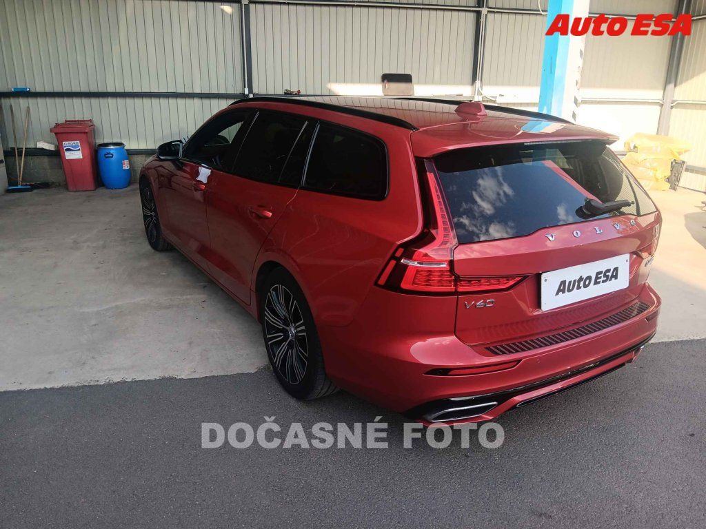 Volvo V60, 2.0 D4 Polestar,AT - fotka 2