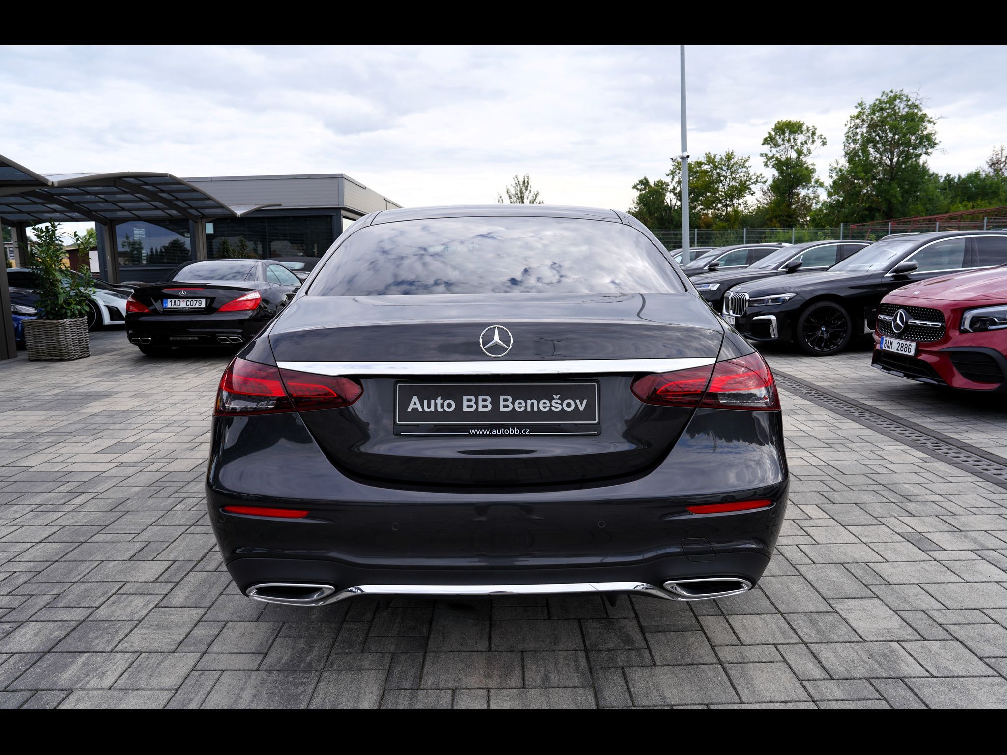 Mercedes-Benz Třídy E, E 200 4Matic AMG/LED/360/ČR - fotka 5