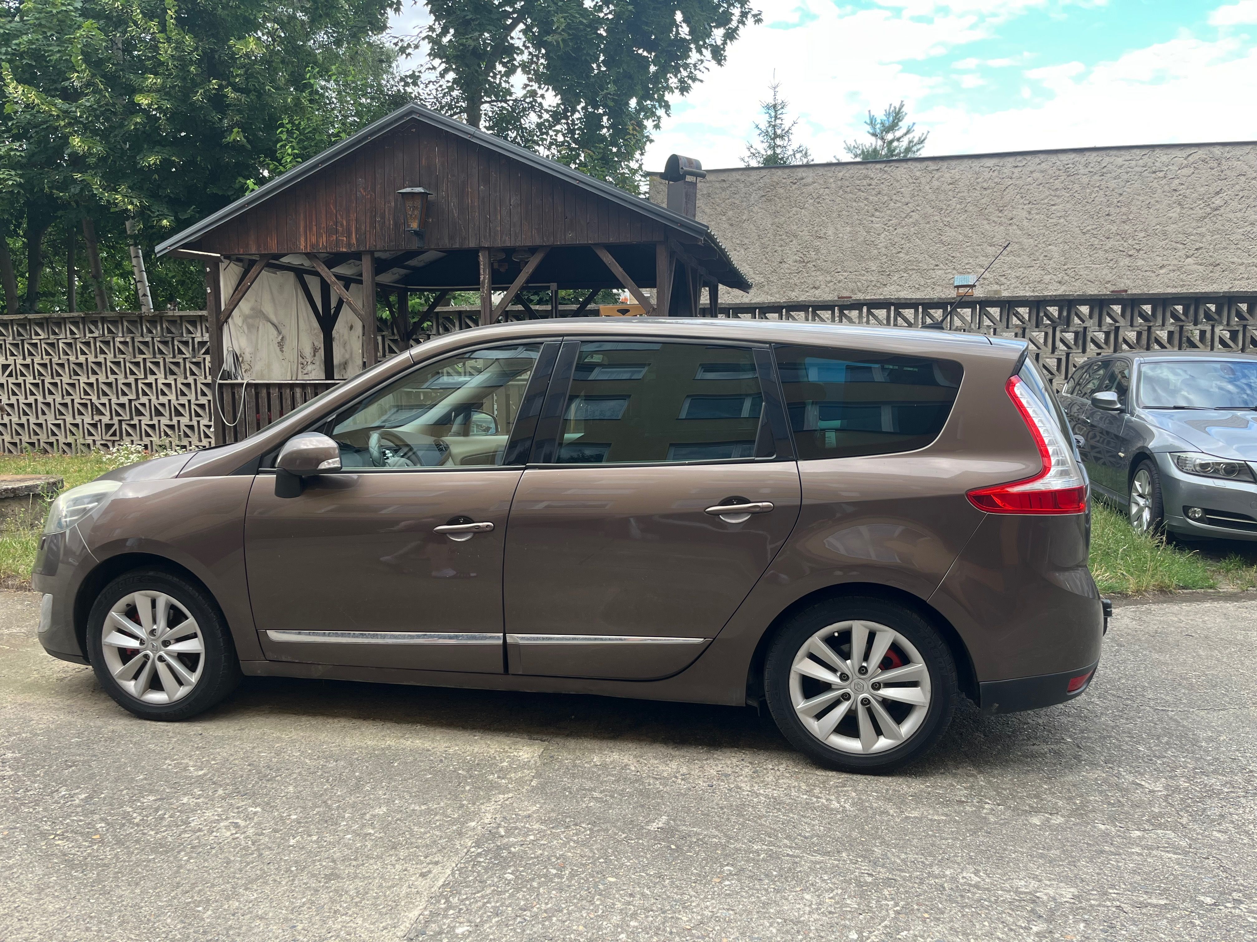 Renault Scénic, 1.6 dCI, 7 míst, tažné zař. - fotka 2
