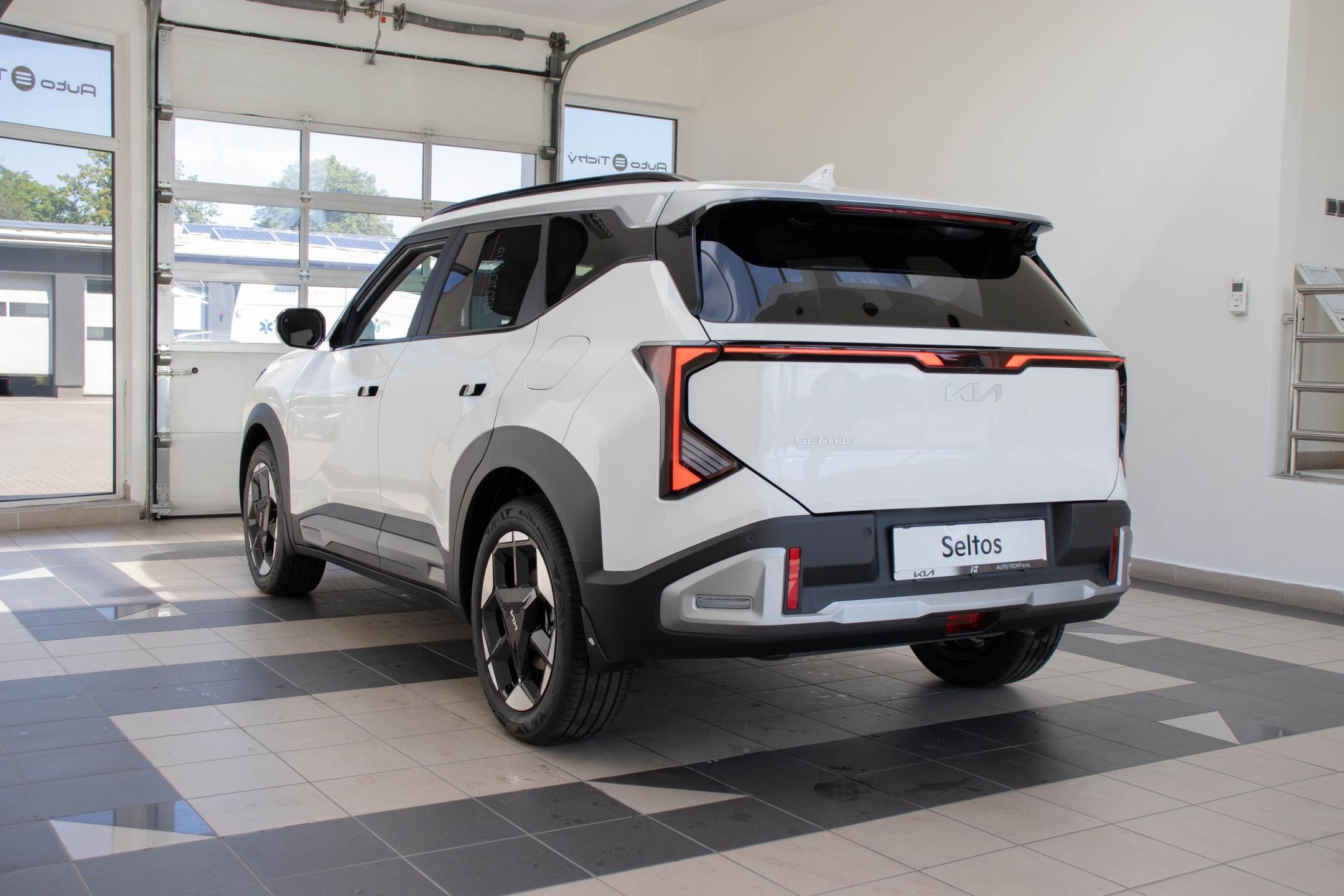 Kia Seltos, 1,6 T-GDi GPF 4x2 7DCT EXCLUSI - fotka 6