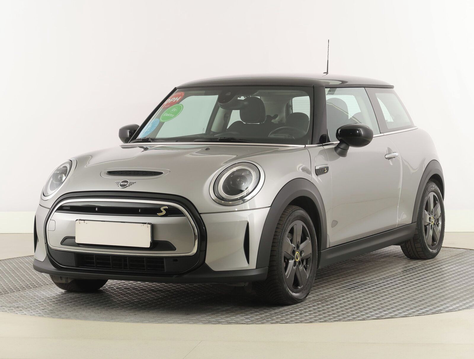 Mini, Cooper SE 32 kWh, SoH 97% - fotka 2