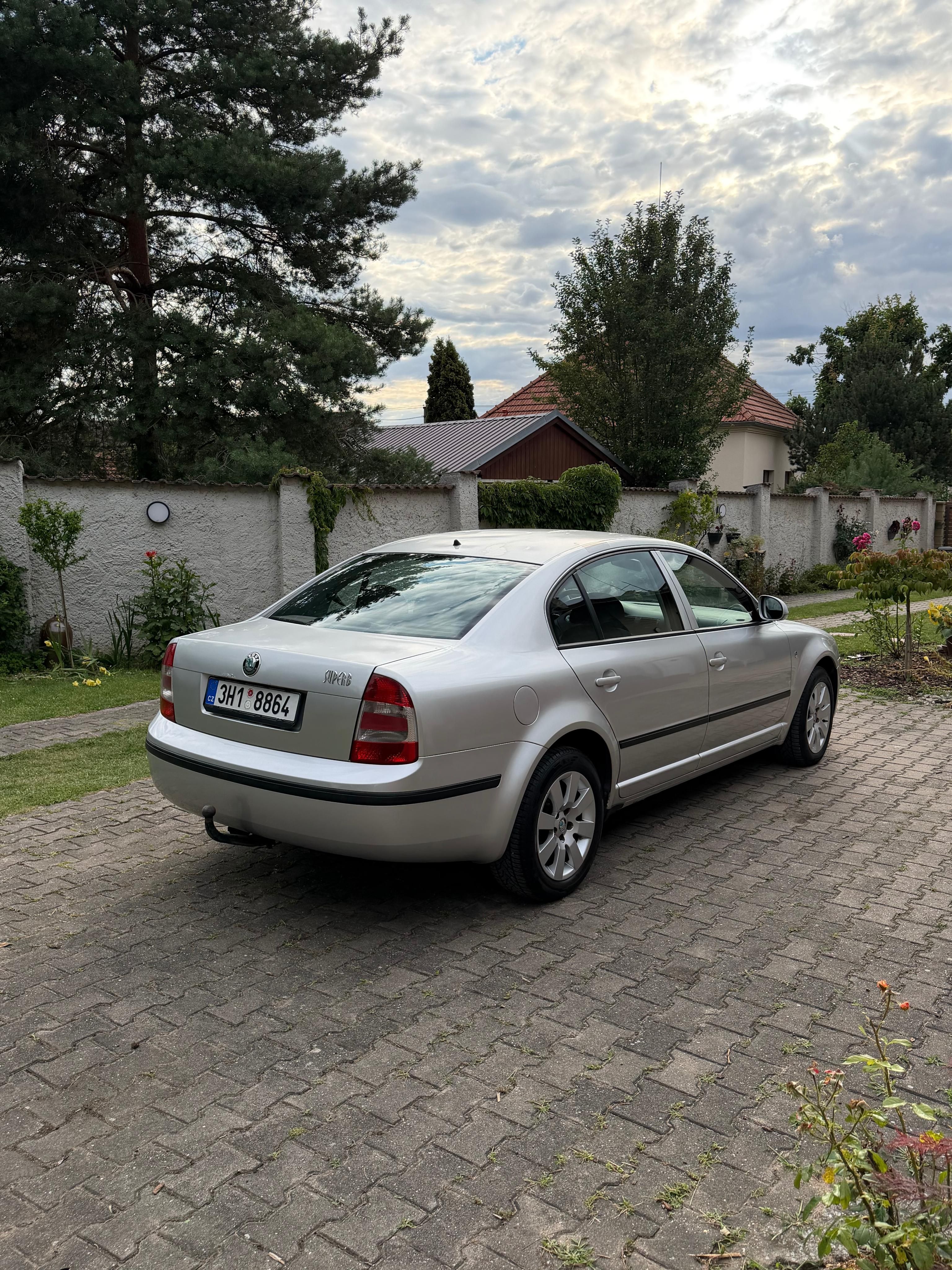 Škoda Superb - fotka 3
