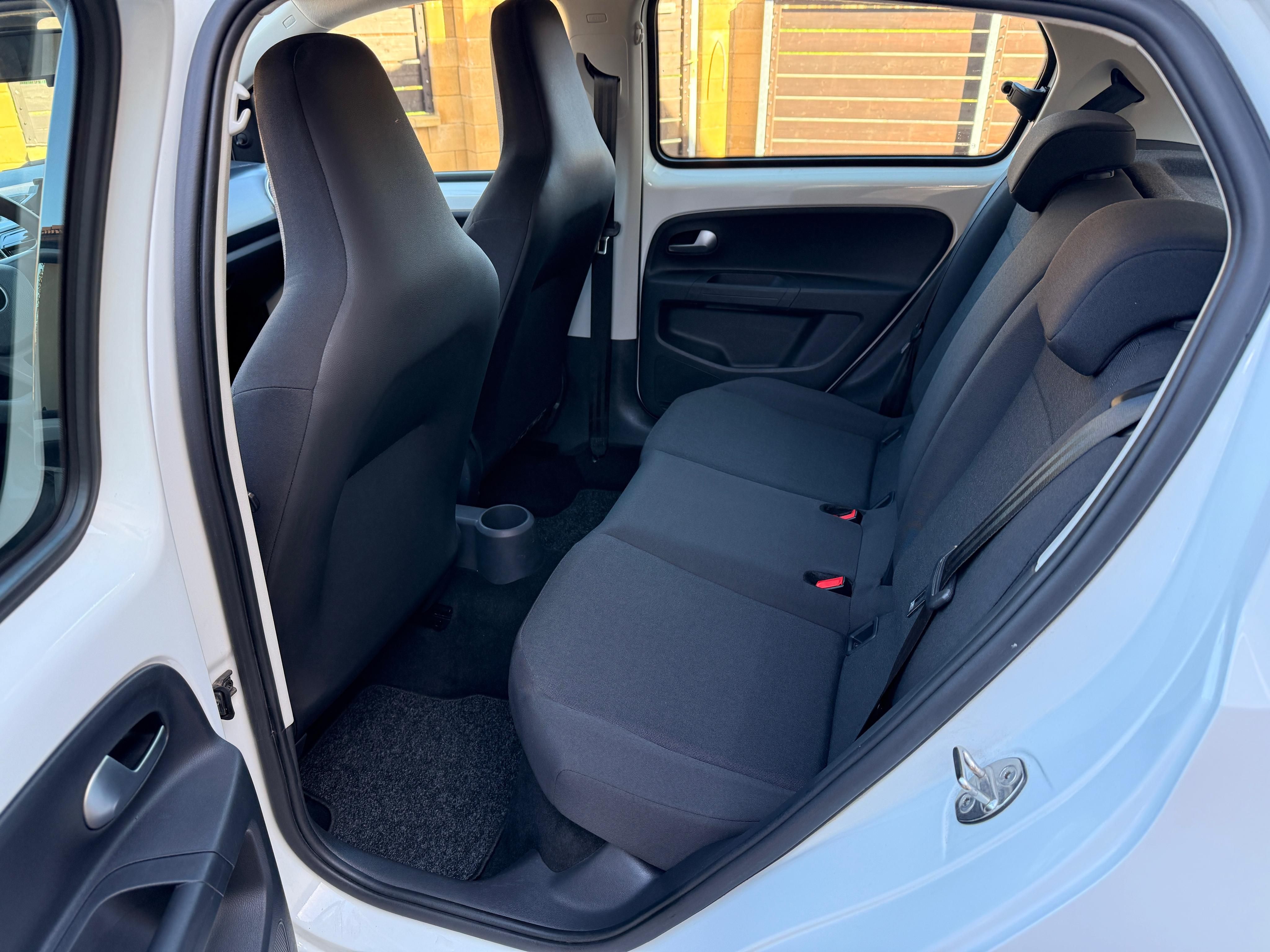 Volkswagen Up!, 1.0 MPi, klima, kamera, 5dv DP - fotka 6
