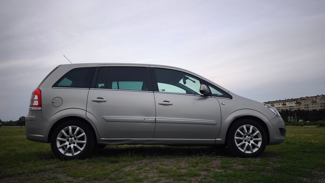 Opel Zafira, 1.7 CDTi,tažné,7míst,2xalu,STK - fotka 4