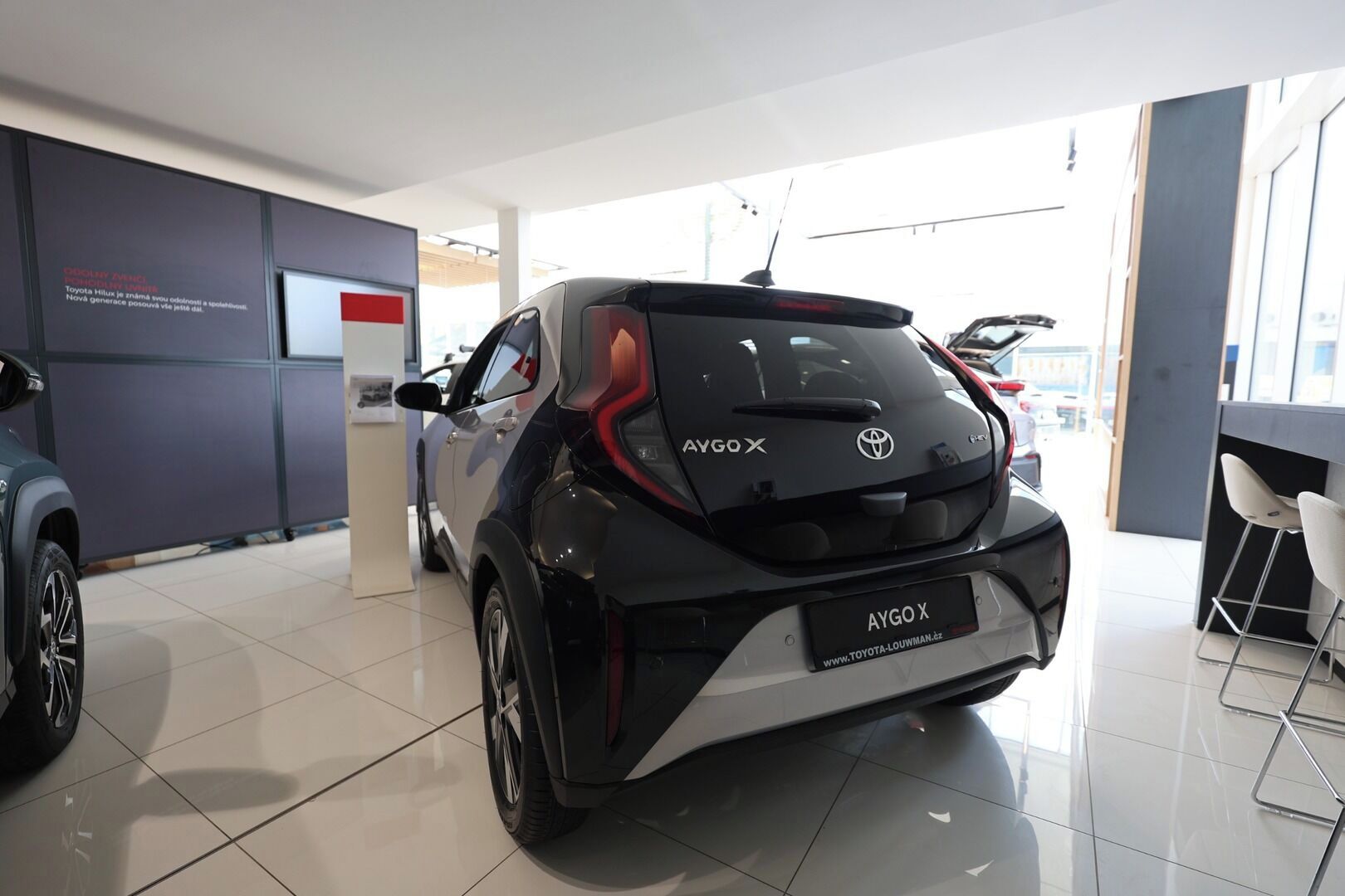 Toyota Aygo, Hybrid 1.5 Style e-CVT - fotka 4