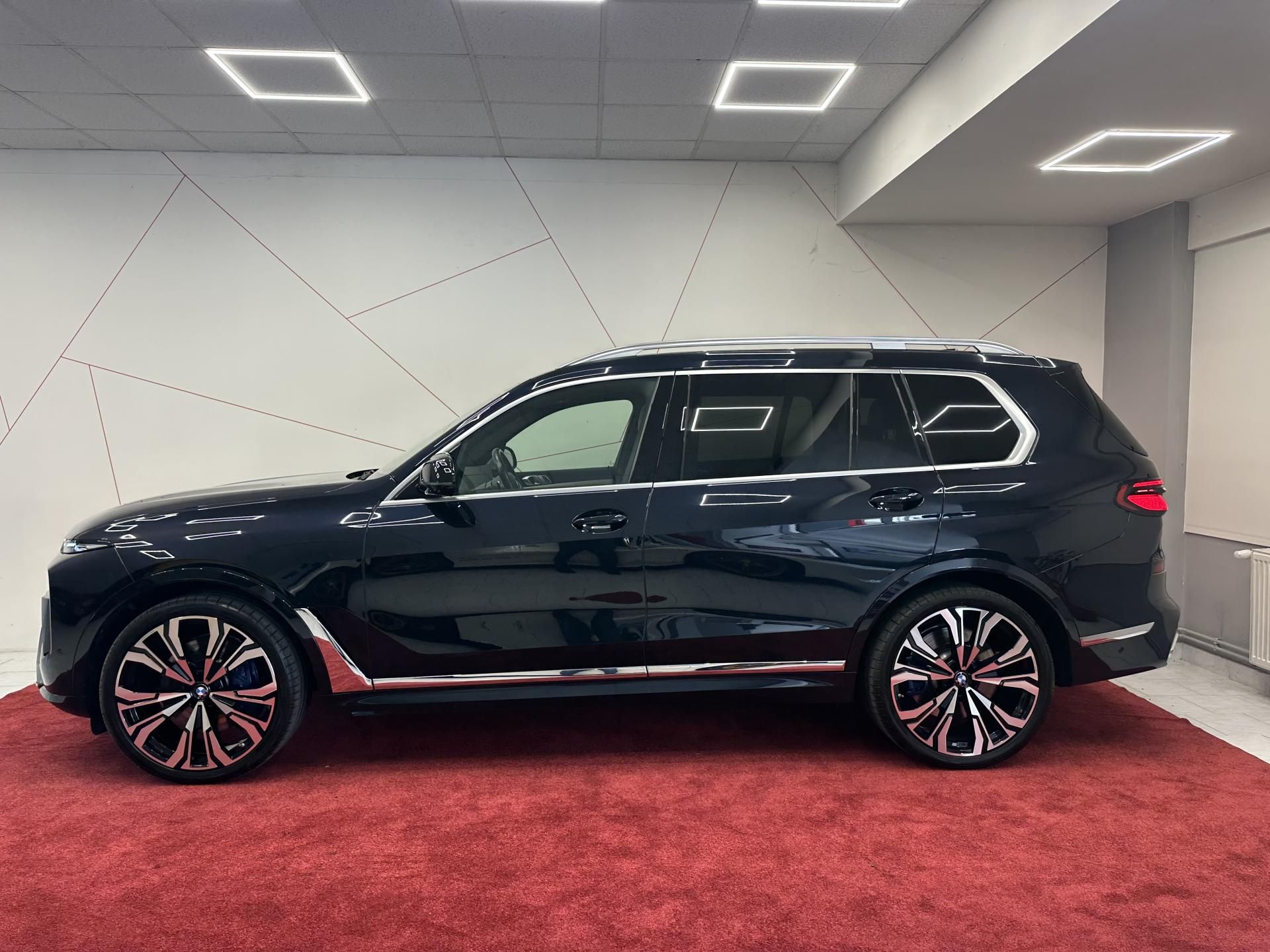 BMW X7, M60i INDIVID*CZ*DPH*TOP VÝBAVA - fotka 2