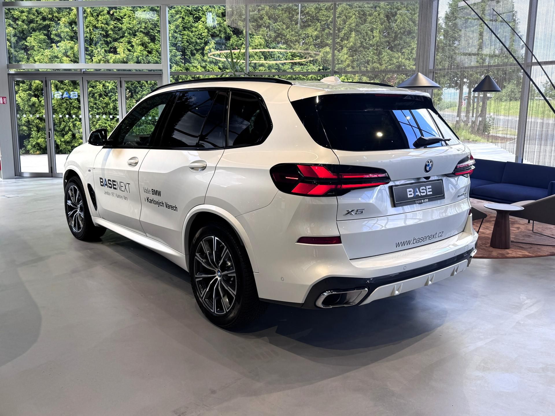 BMW X5, xDrive30d M-Sport - fotka 3