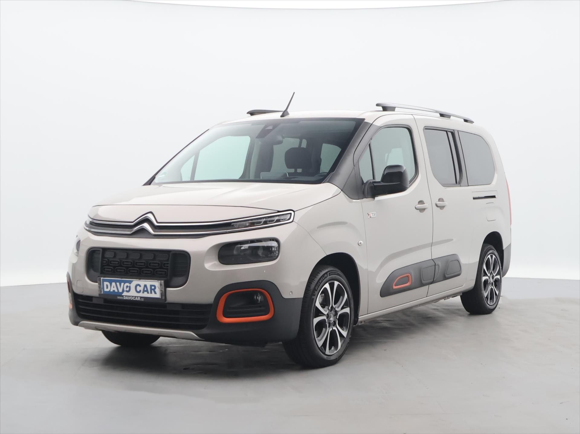 Citroën Berlingo, 1,5 BlueHDI 96kW Shine XL CZ - fotka 3
