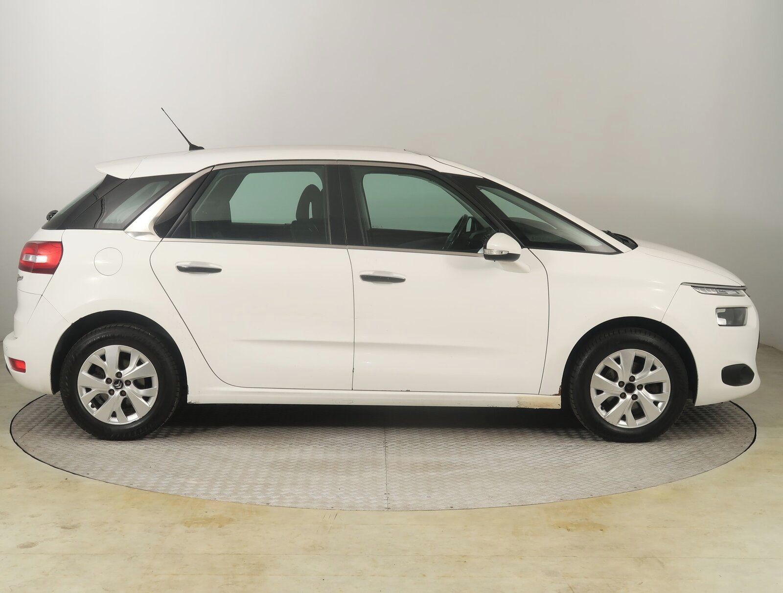 Citroën C4 Picasso, 1.6 HDi, Serv.kniha, Navi - fotka 6