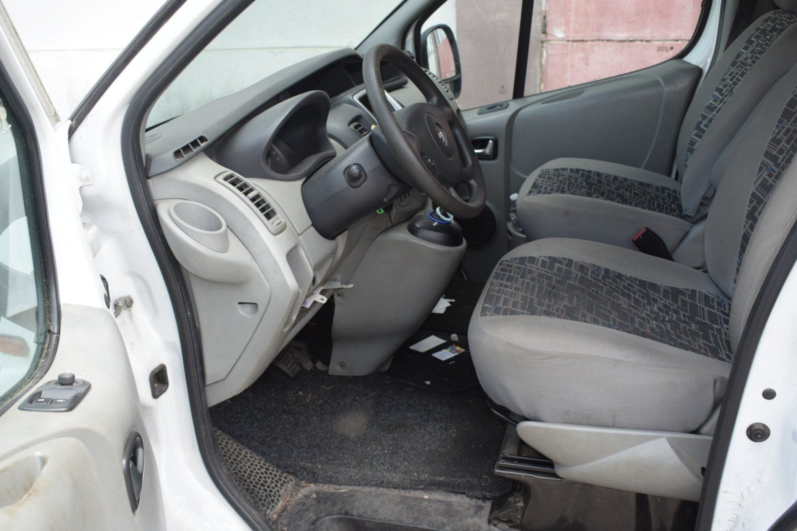 Opel Vivaro, 9míst, automat - fotka 5