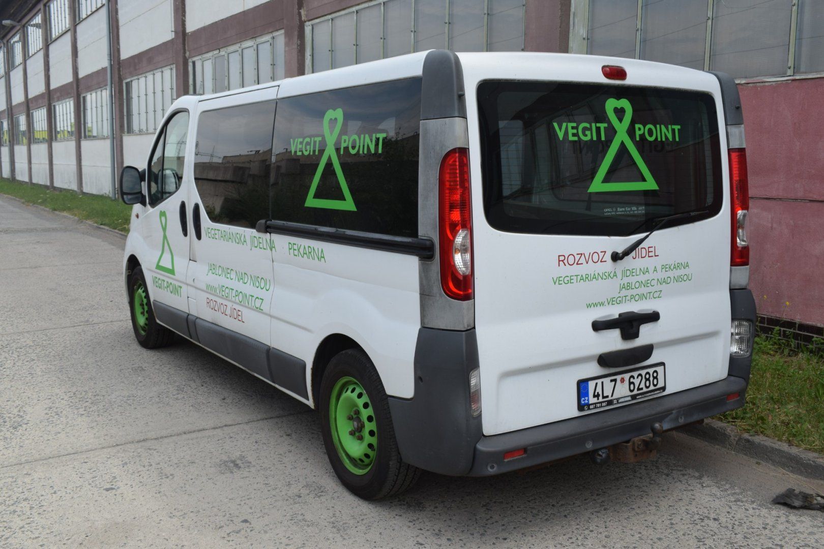 Opel Vivaro, 9míst, automat - fotka 3