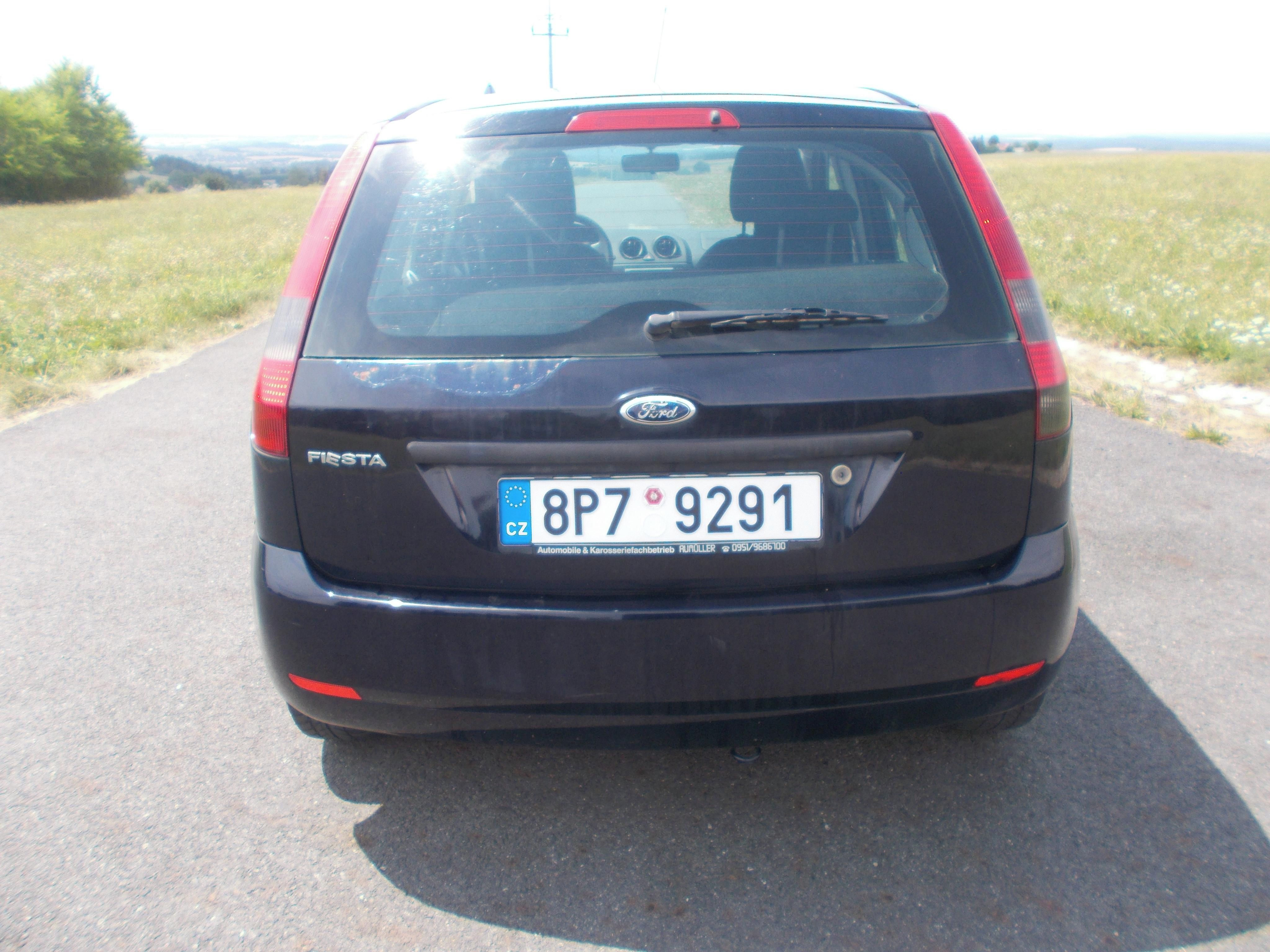 Ford Fiesta, 1,3 51 KW spolehlivé auto - fotka 4