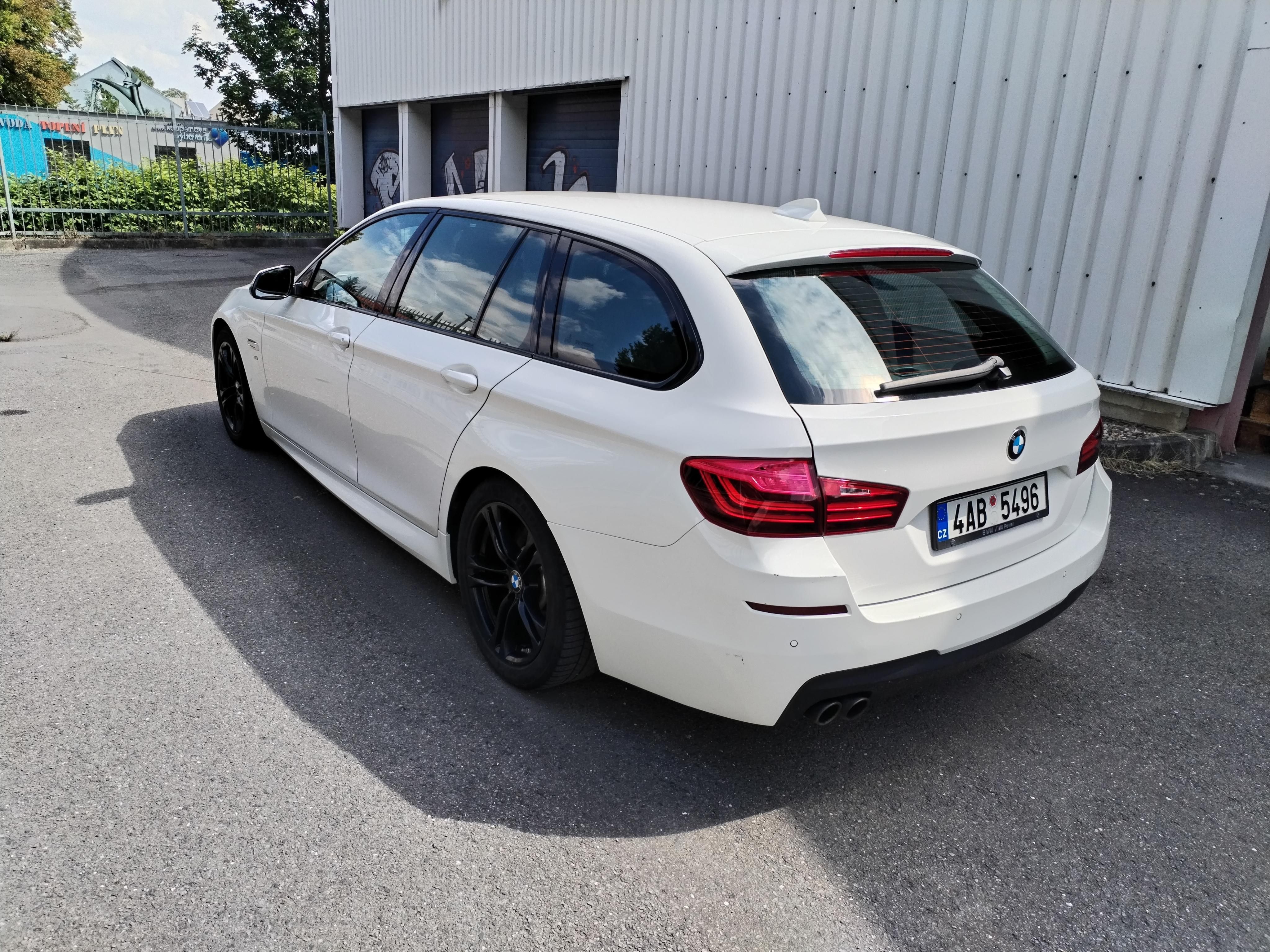 BMW Řada 5, BMW 520D Touring (F11) - fotka 2