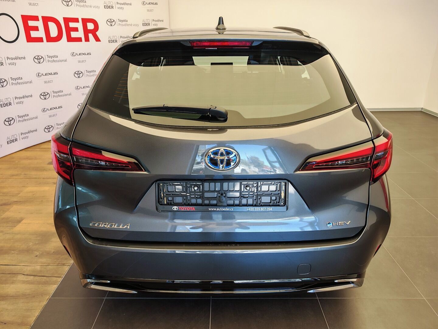 Toyota Corolla, 1.8 Hybrid Comfort - fotka 5