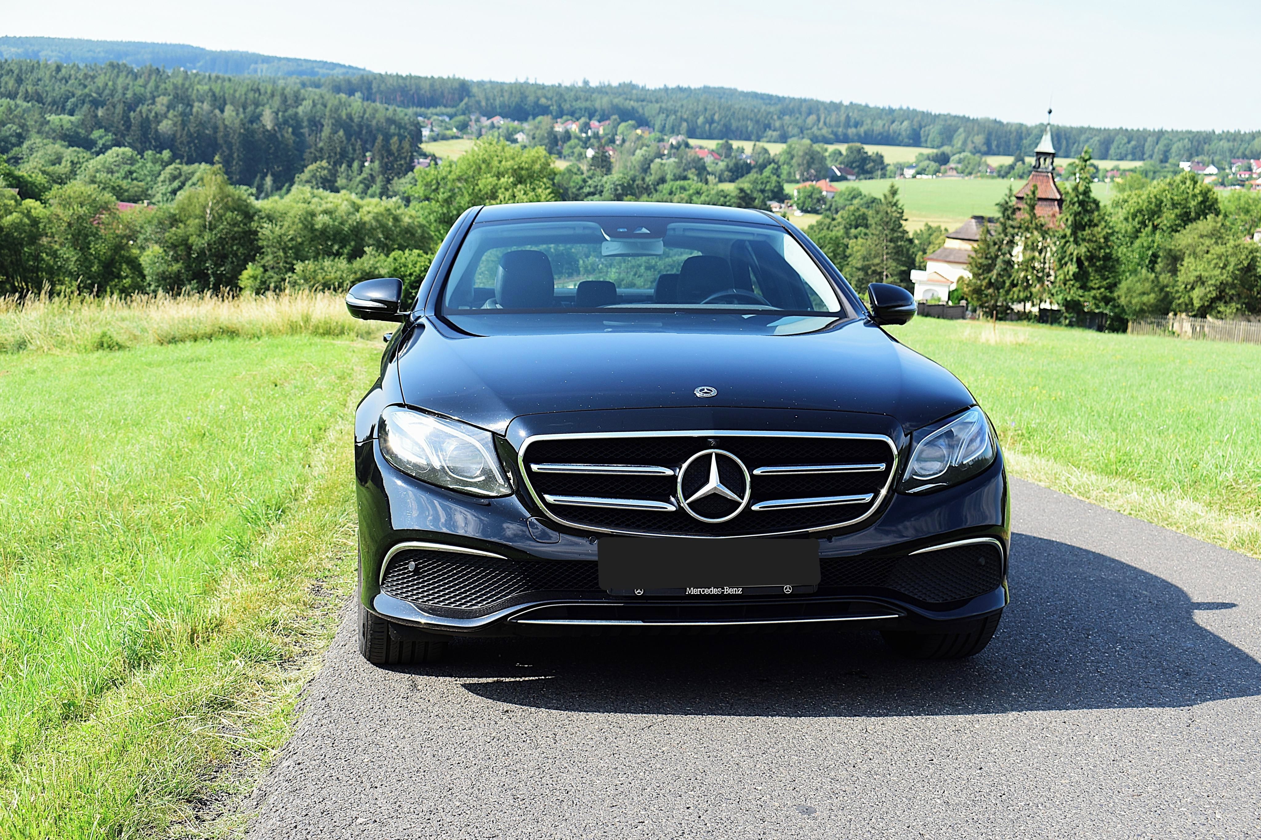 Mercedes-Benz Třídy E, pravidelný servis, hezký stav