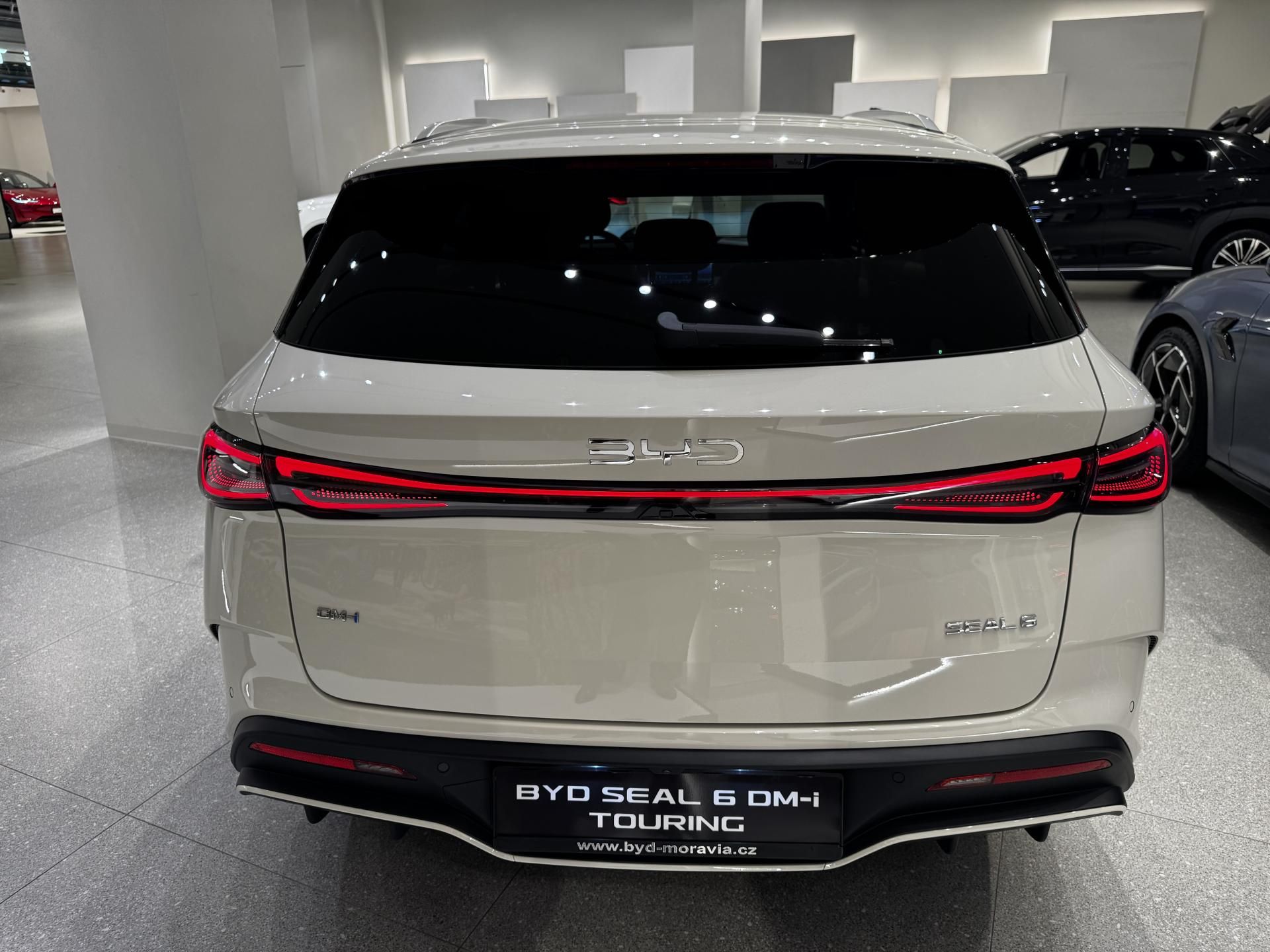 BYD Seal 6, DM-i Touring Comfort Lite - fotka 3