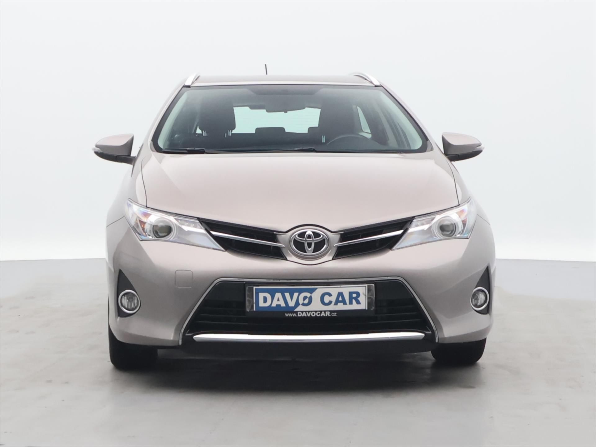 Toyota Auris, 1,6 i 97kW Serv. Kniha - fotka 2