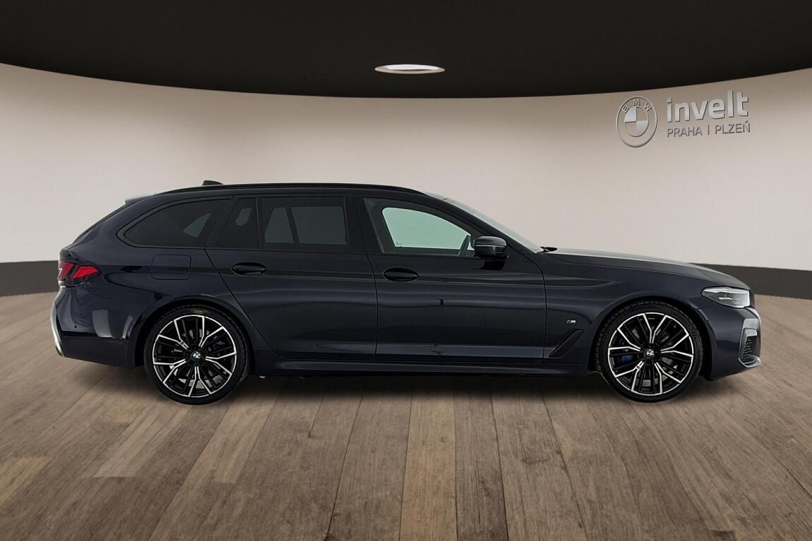 BMW Řada 5, 530d xDrive - fotka 2