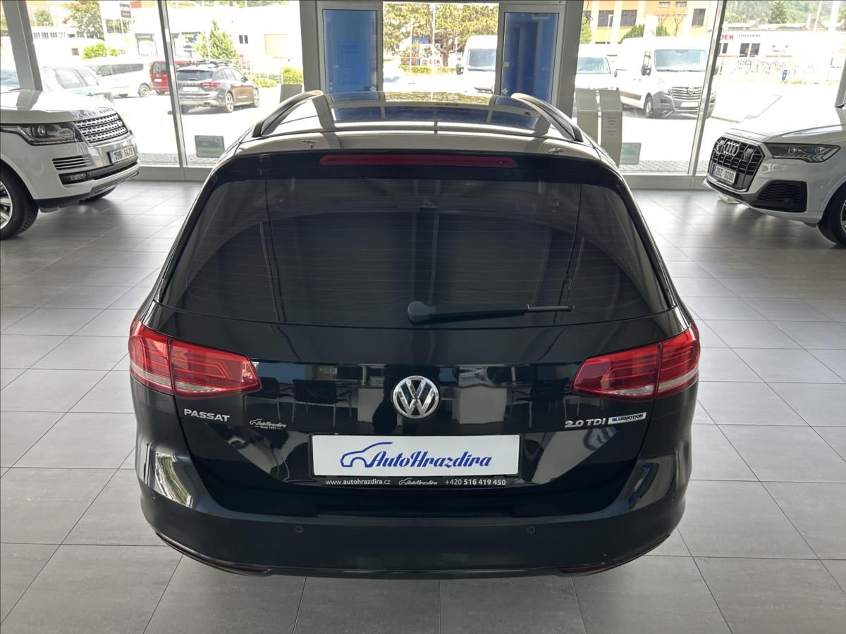 Volkswagen Passat, 2,0   TDI 110kW,1.MAJ,SERVISKA - fotka 5