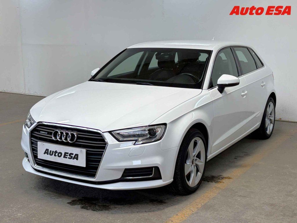 Audi A3, 2.0 tfsi - fotka 3