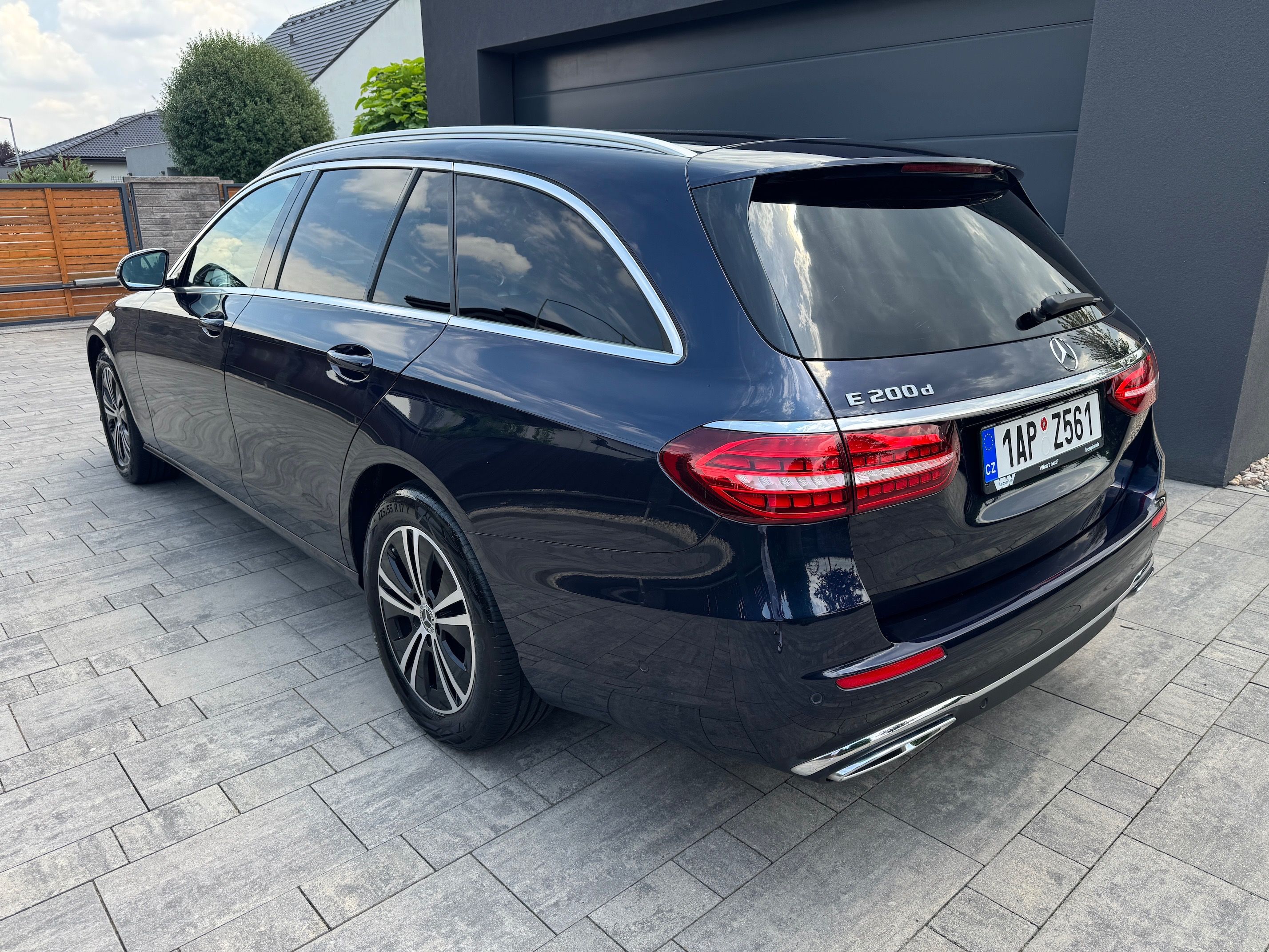 Mercedes-Benz Třídy E, 200d, Avatgarde, 360*Kamera - fotka 6