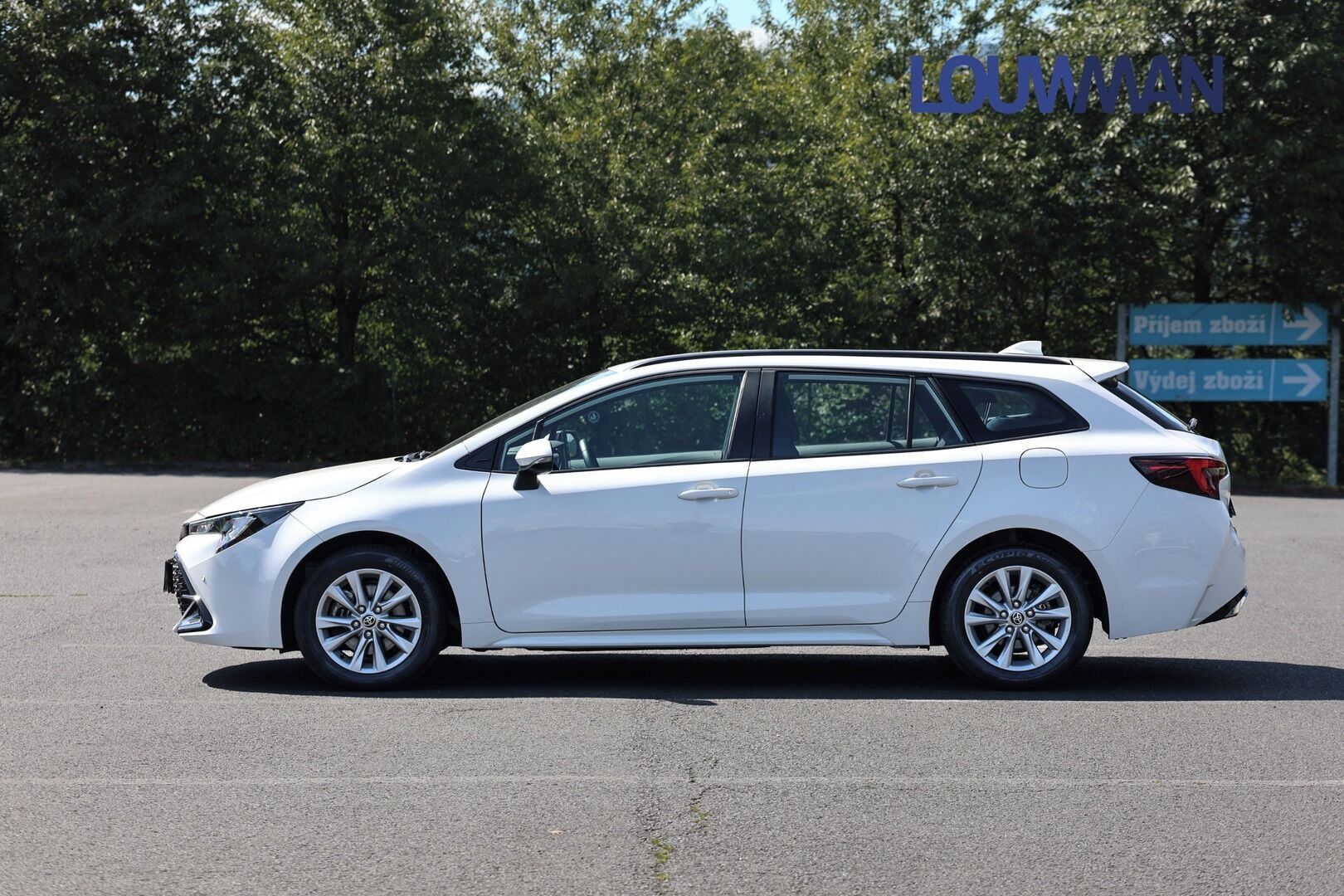 Toyota Corolla, 2.0 HEV e-CVT COMFORT TECH - fotka 3