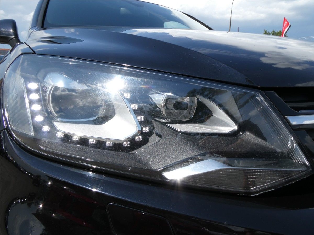 Volkswagen Touareg, 3,0 TDi V6 180kW, webasto, DPH - fotka 5