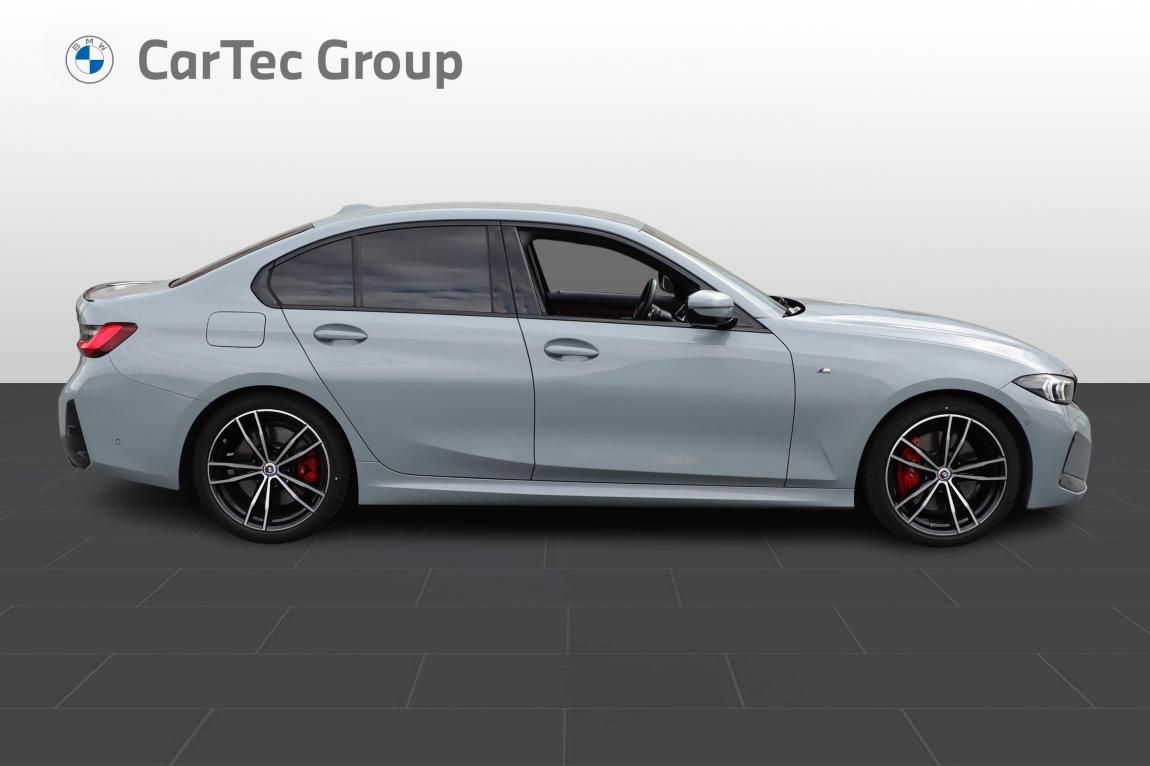 BMW Řada 3, 330i Sedan - fotka 6