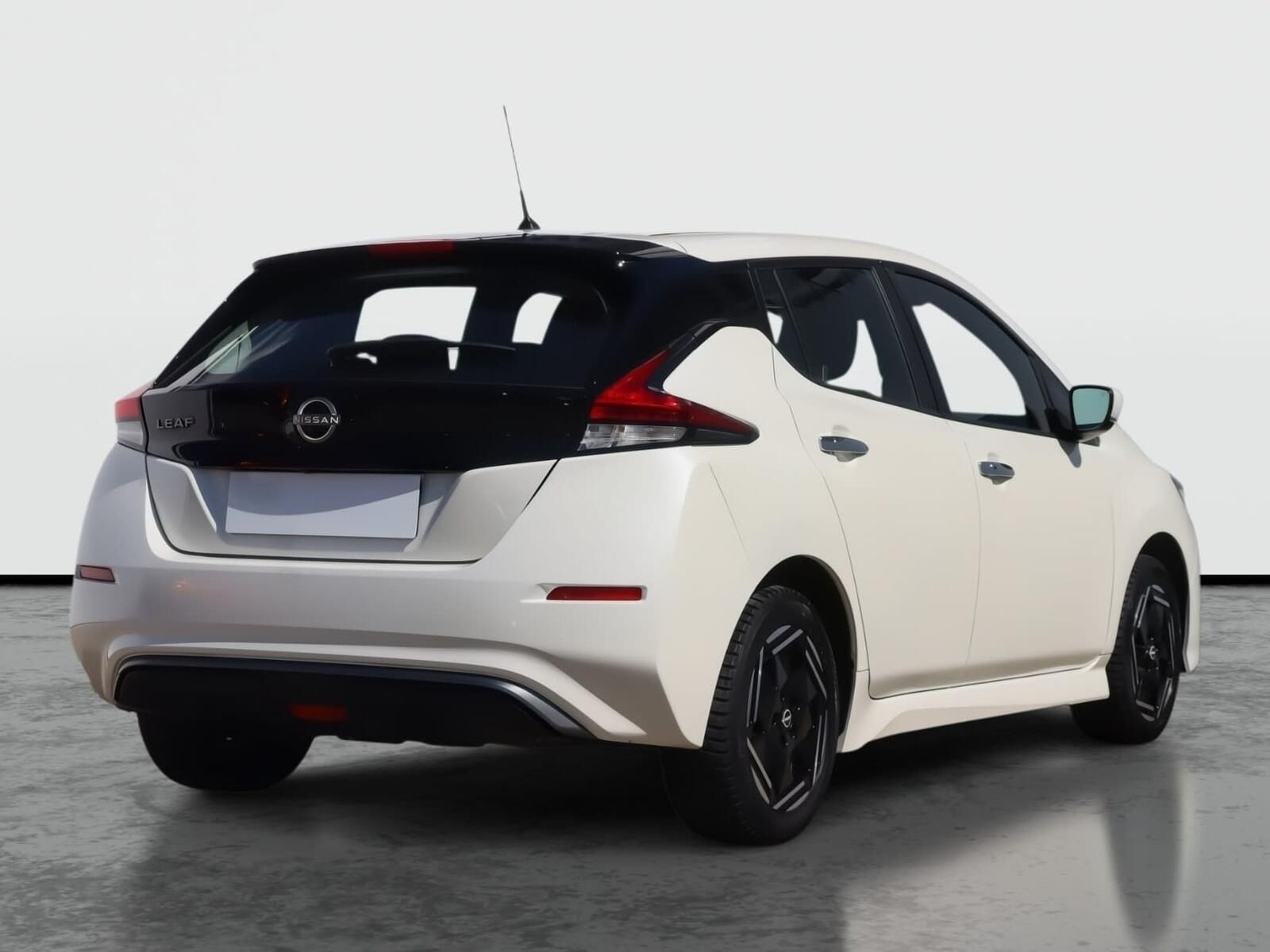 Nissan LEAF, 40 kWh, SoH 93%, Automat - fotka 5