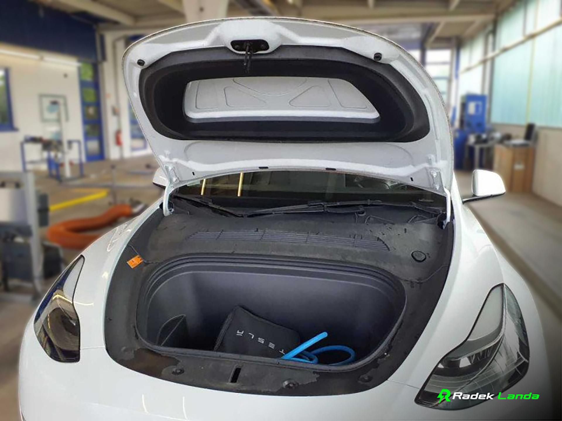 Tesla Model Y, Long Range AWD 78 kWh - fotka 5