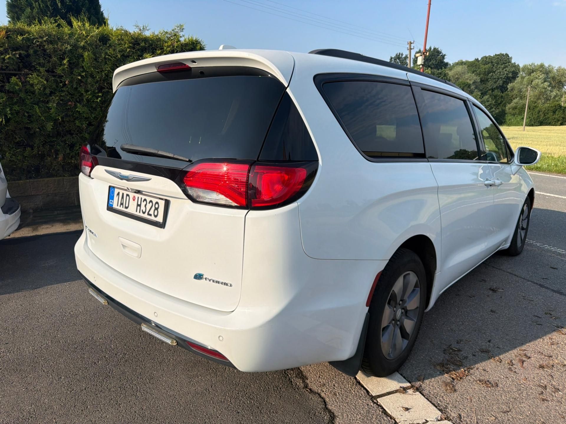 Chrysler Pacifica, 3,6 L DVD Hybrid Plug In 2018 - fotka 4