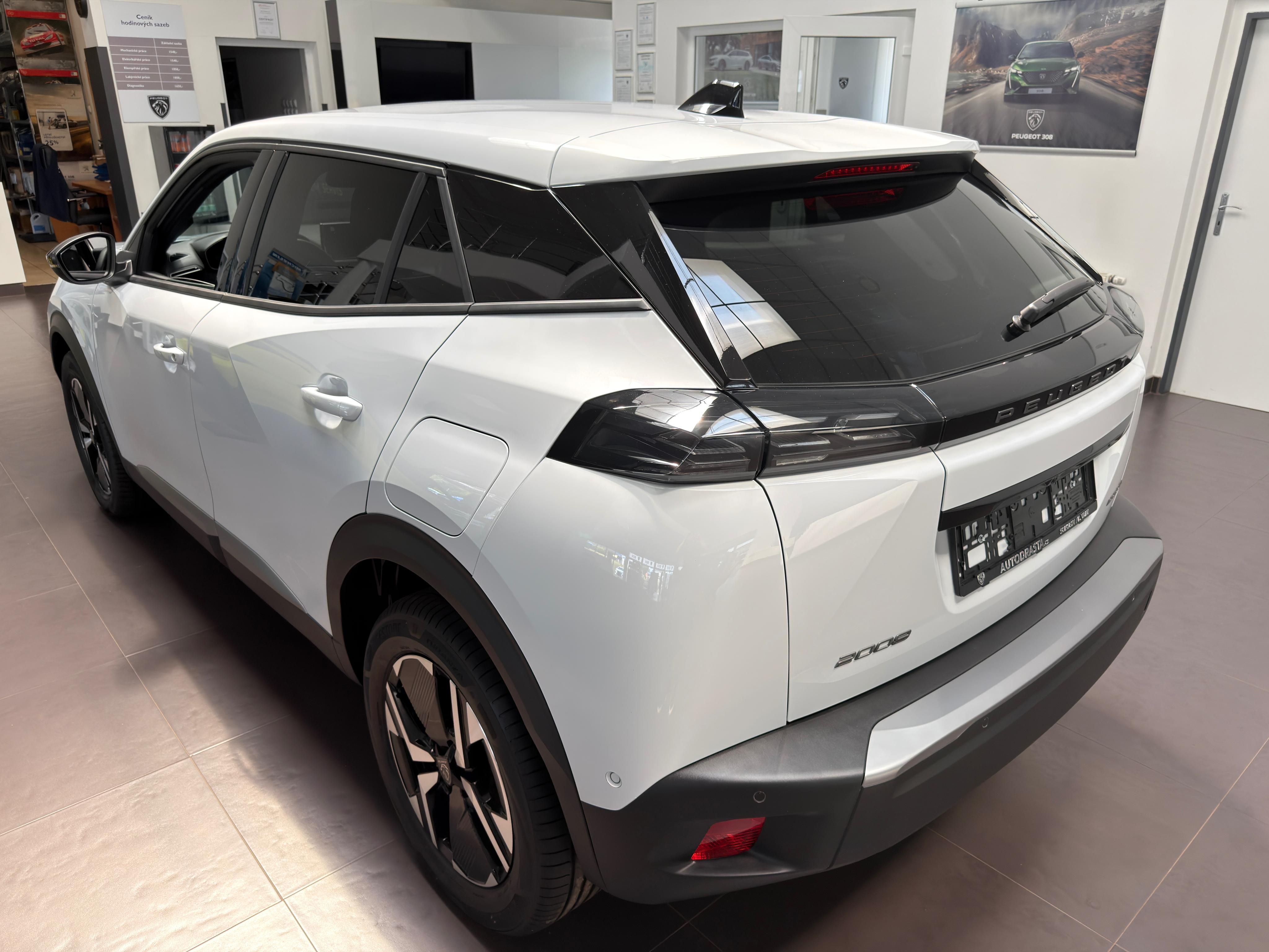 Peugeot 2008, ALLURE Hybrid 110 e-DCS6 - fotka 5