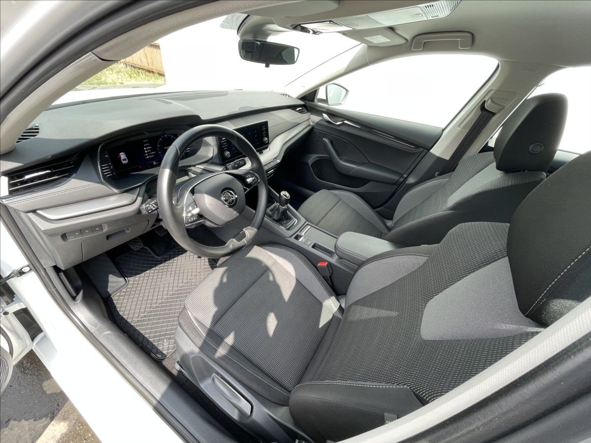 Škoda Octavia, 1,0 TSI Ambition Plus LED+PDC - fotka 5