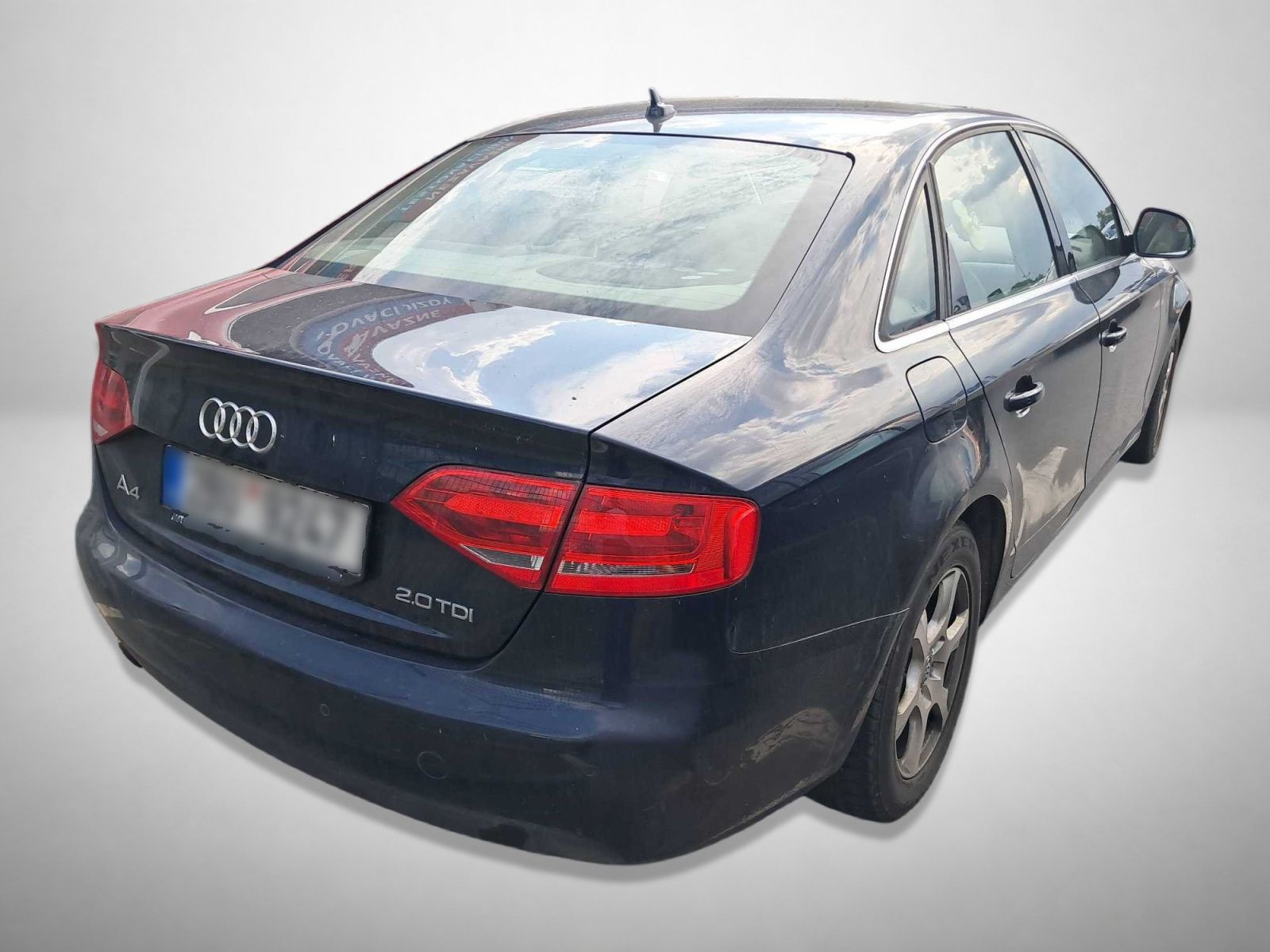 Audi A4, 2.0 TDI, Automatická klima - fotka 2