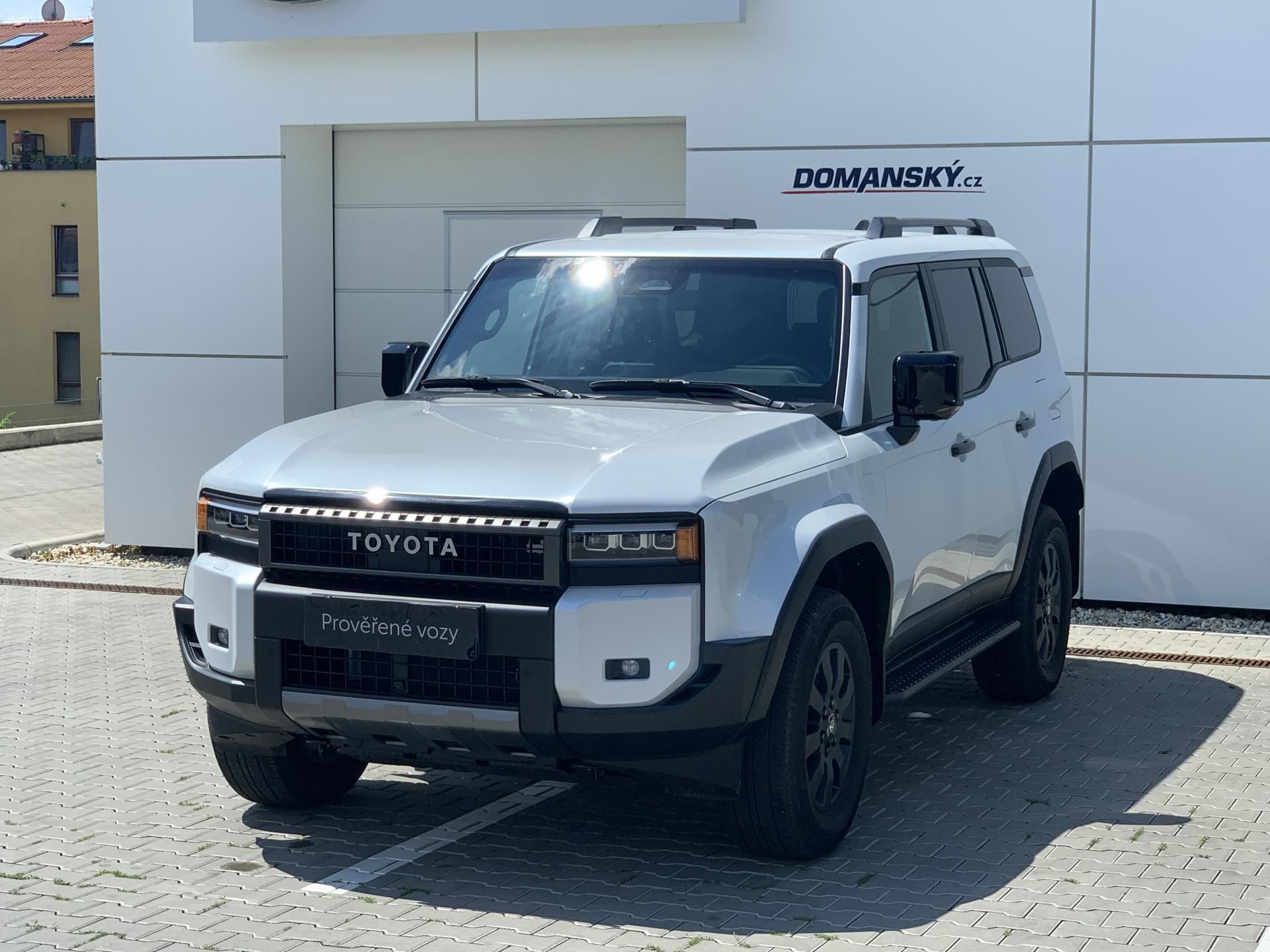 Toyota Land Cruiser, LANDCRUISER INVINCIBLE 2.8D-4D