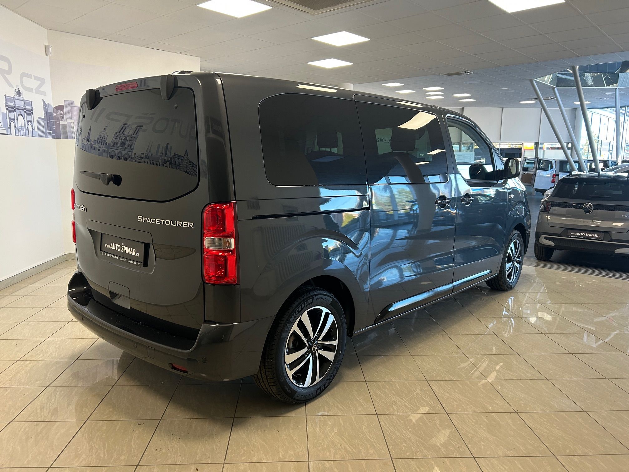 Citroën SpaceTourer, FEEL M 2.2 HDi 180k EAT8 8 mís - fotka 5