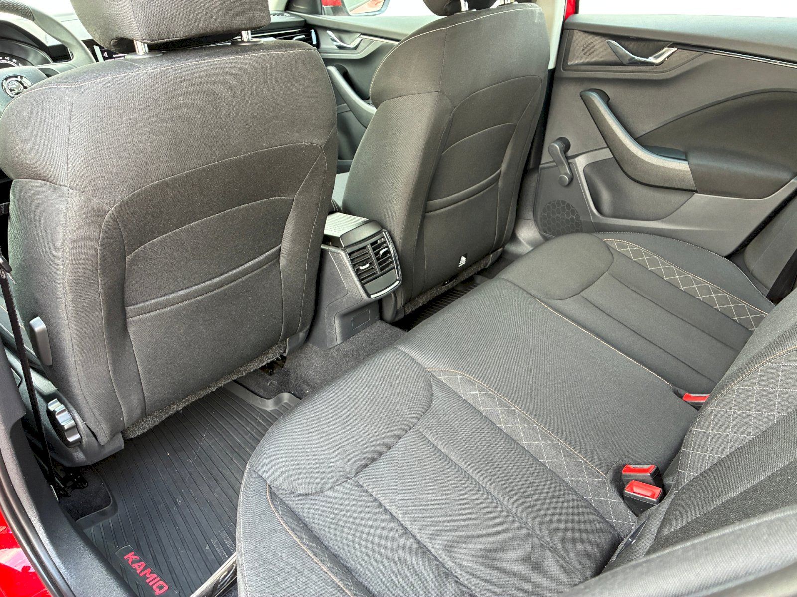 Škoda Kamiq, 1,0 TSI / 70 kW Ambition - fotka 6