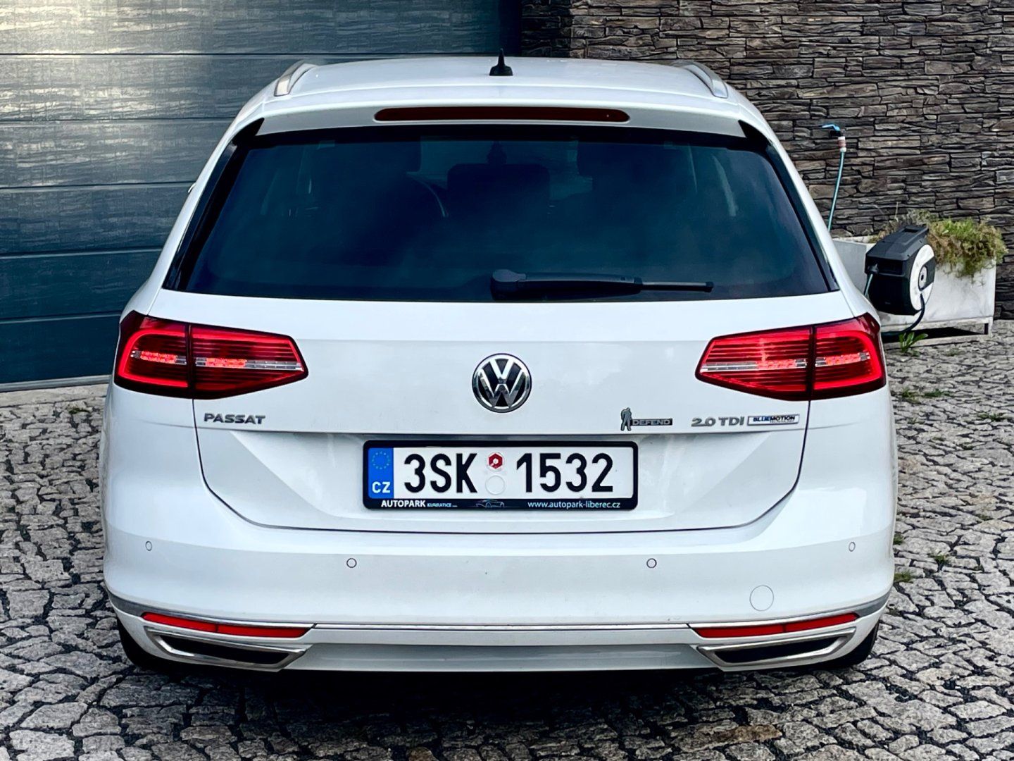 Volkswagen Passat, 2.0 TDI DSG Highline CZ - fotka 5