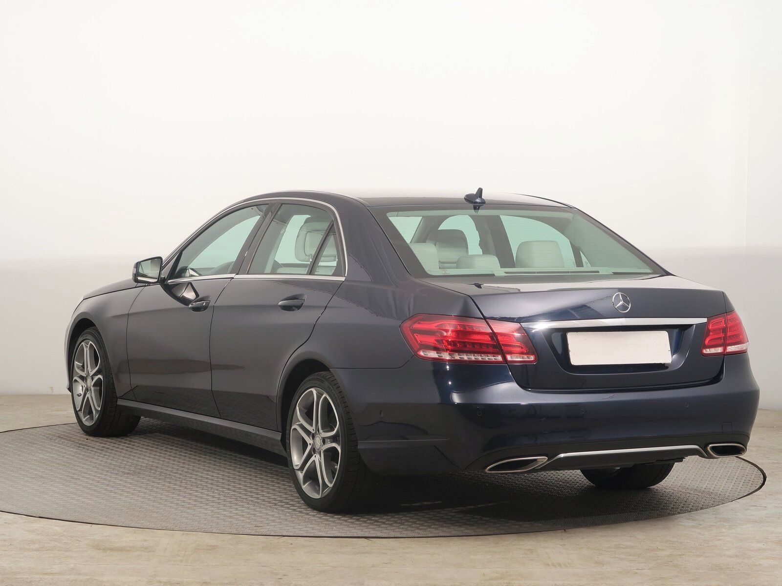 Mercedes-Benz Třídy E, 220 BlueTEC, Automat - fotka 4