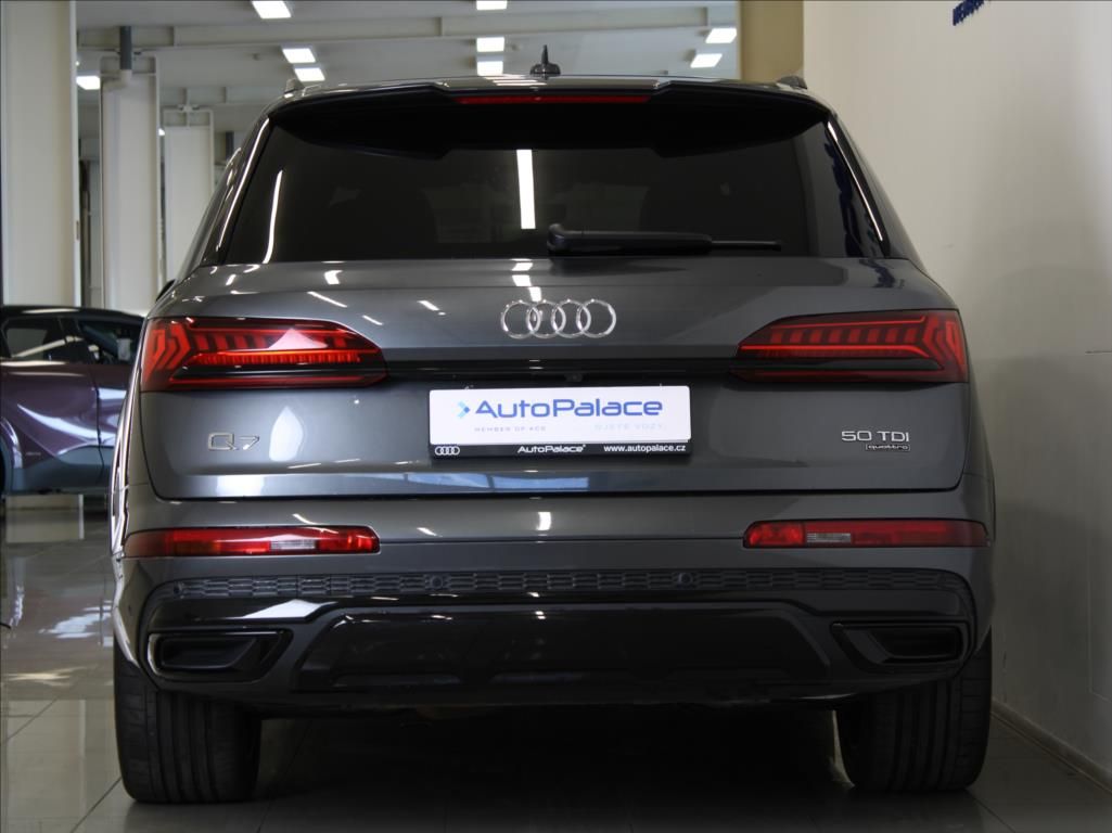 Audi Q7, 3,0 50TDi S-Line 45tkm. 1.maj. - fotka 4