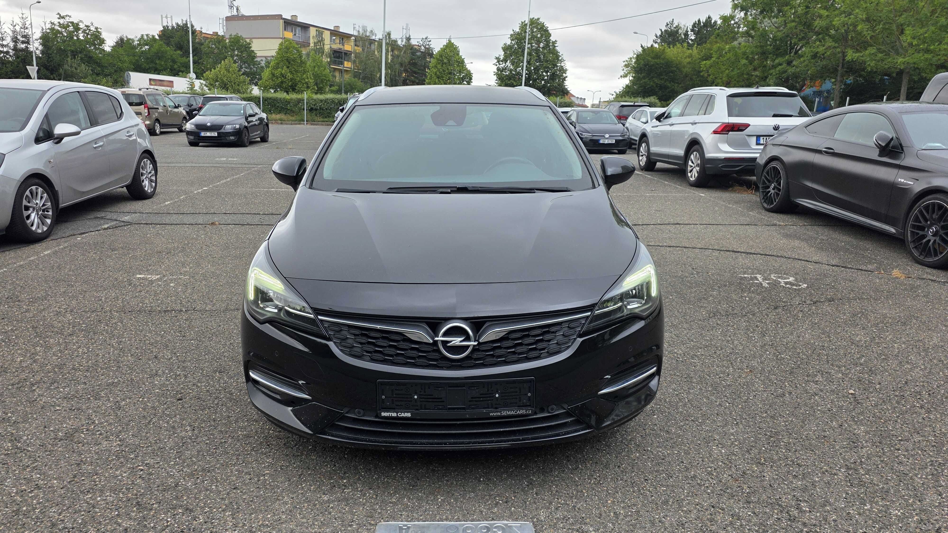 Opel Astra, Sport Tourer 1.2i Turbo 81 kW - fotka 2