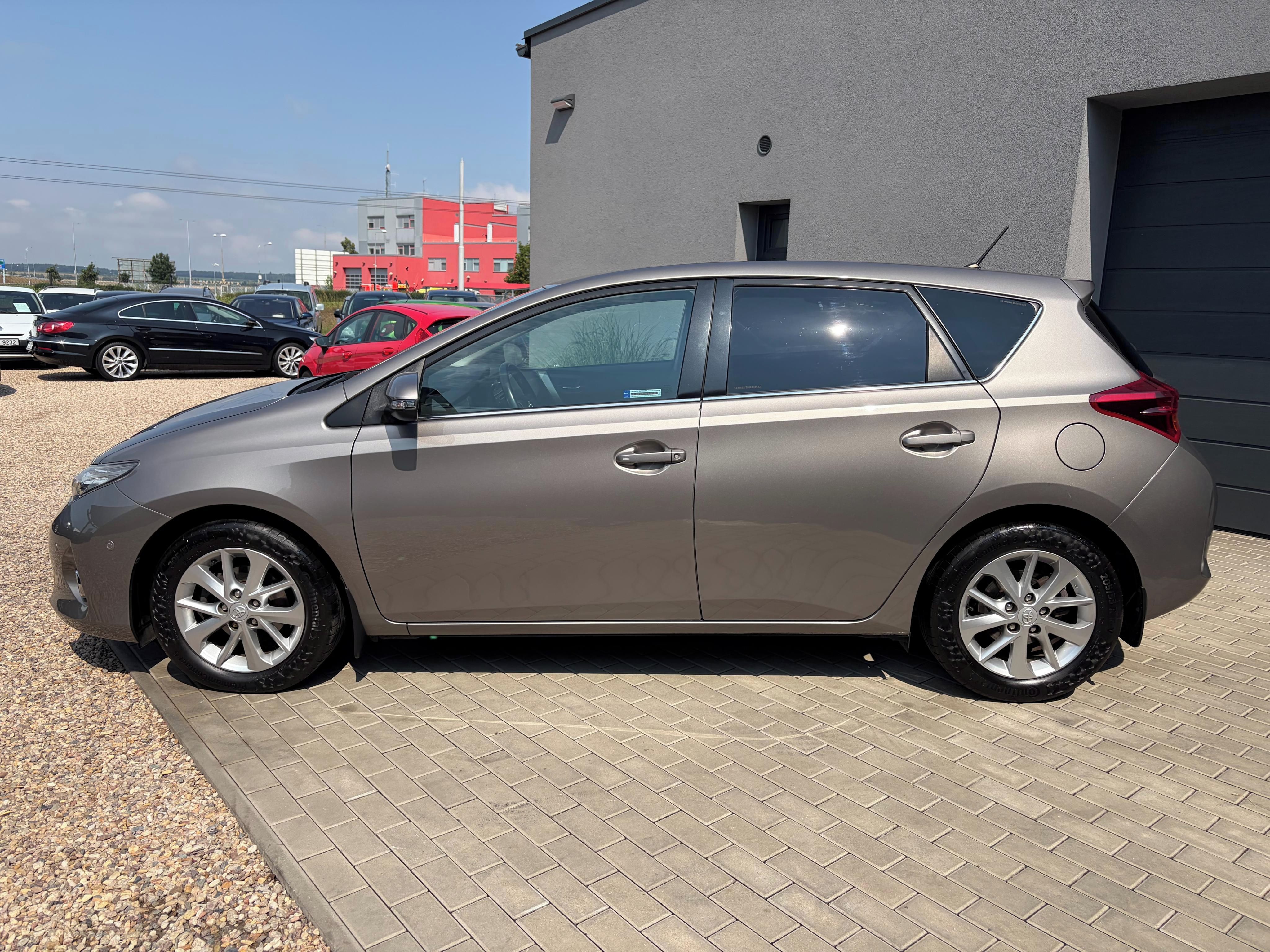 Toyota Auris, 1.6i 97KW, Parkovací kamera - fotka 6