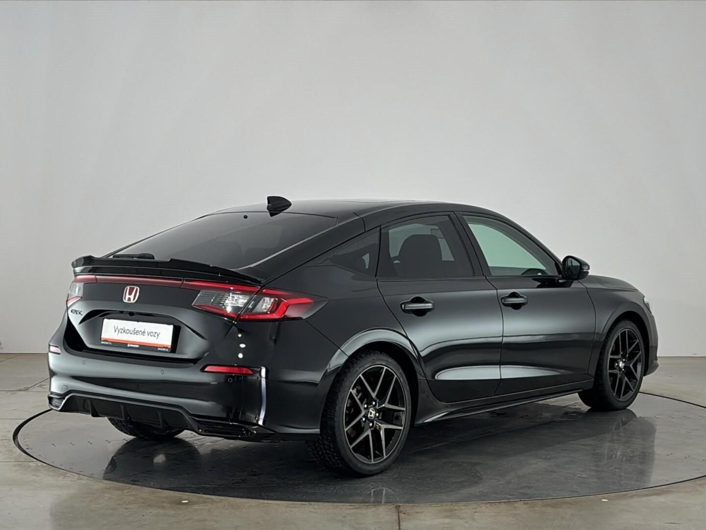 Honda Civic, 2.0 i-MMD / 105 kW Advance - fotka 2