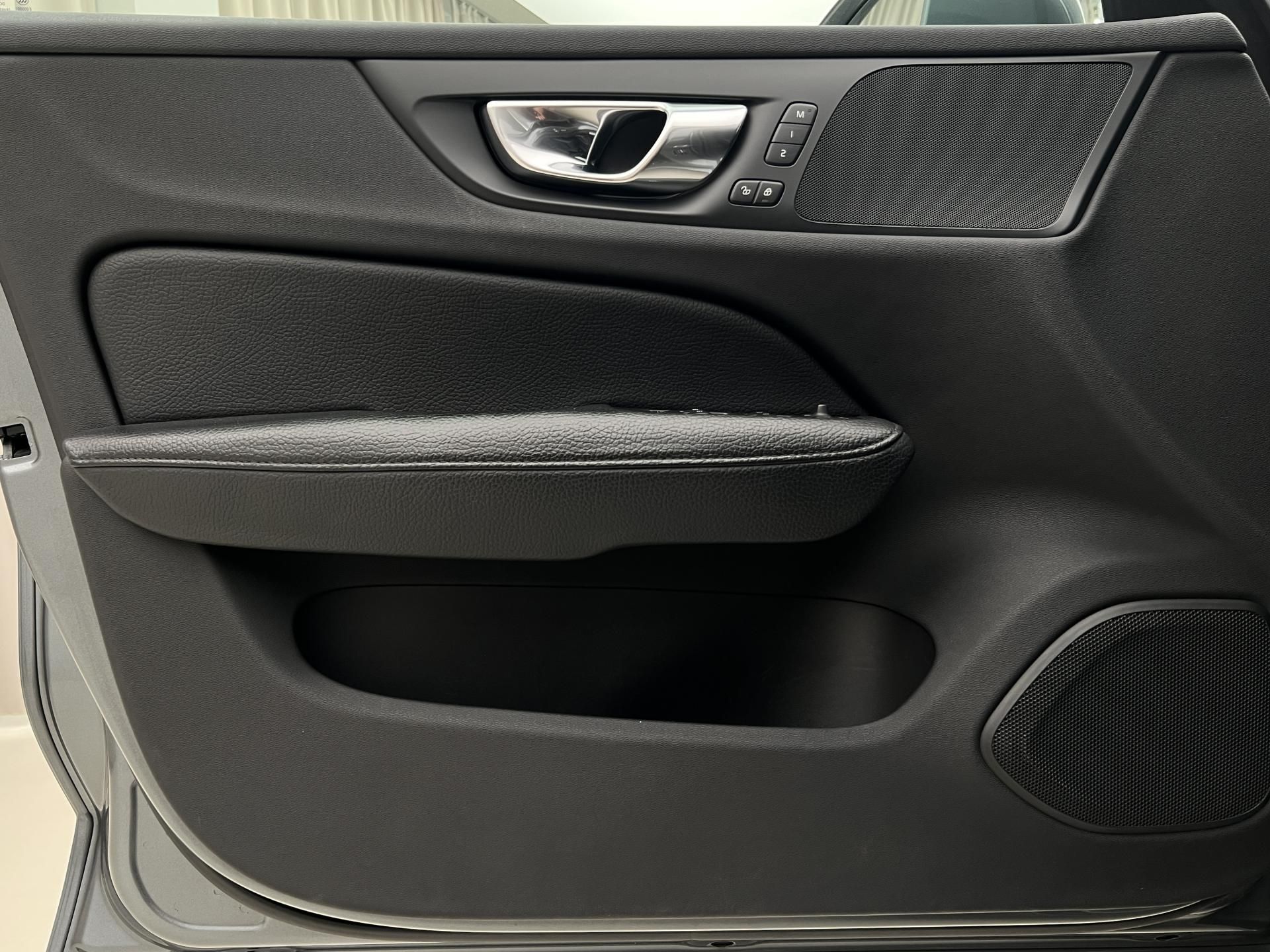 Volvo V60, T6 AWD RECHARGE INSCRIPTION - fotka 5