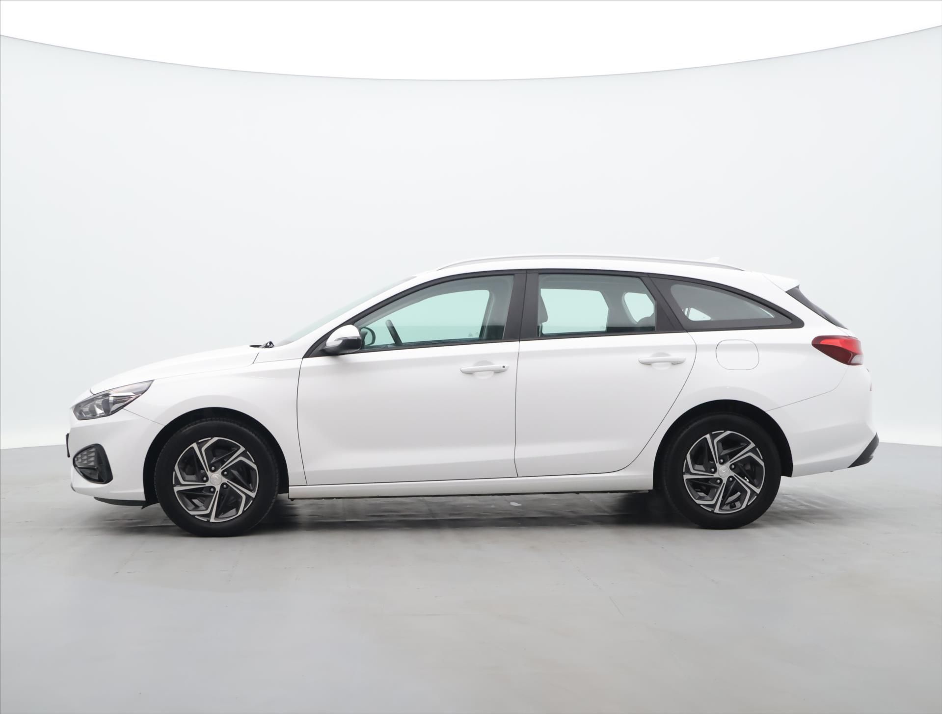 Hyundai i30, 1,5 i Comfort Family CZ - fotka 4