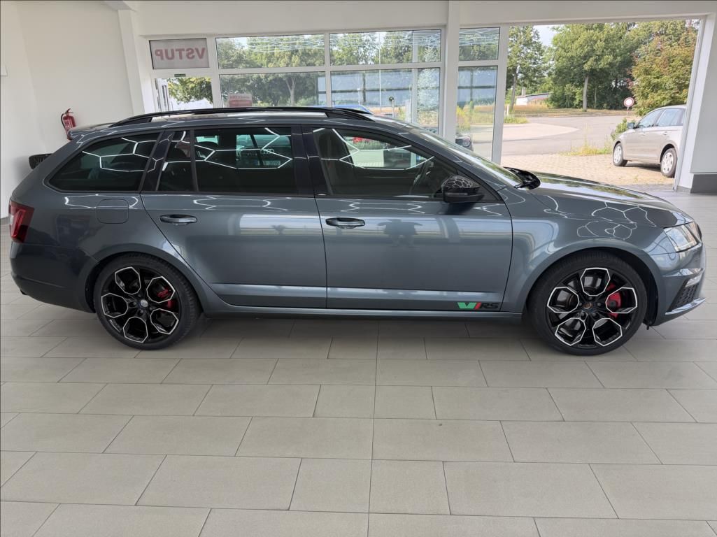 Škoda Octavia, 2,0 TSI, VRS, DSG, SPORTSOUND - fotka 6