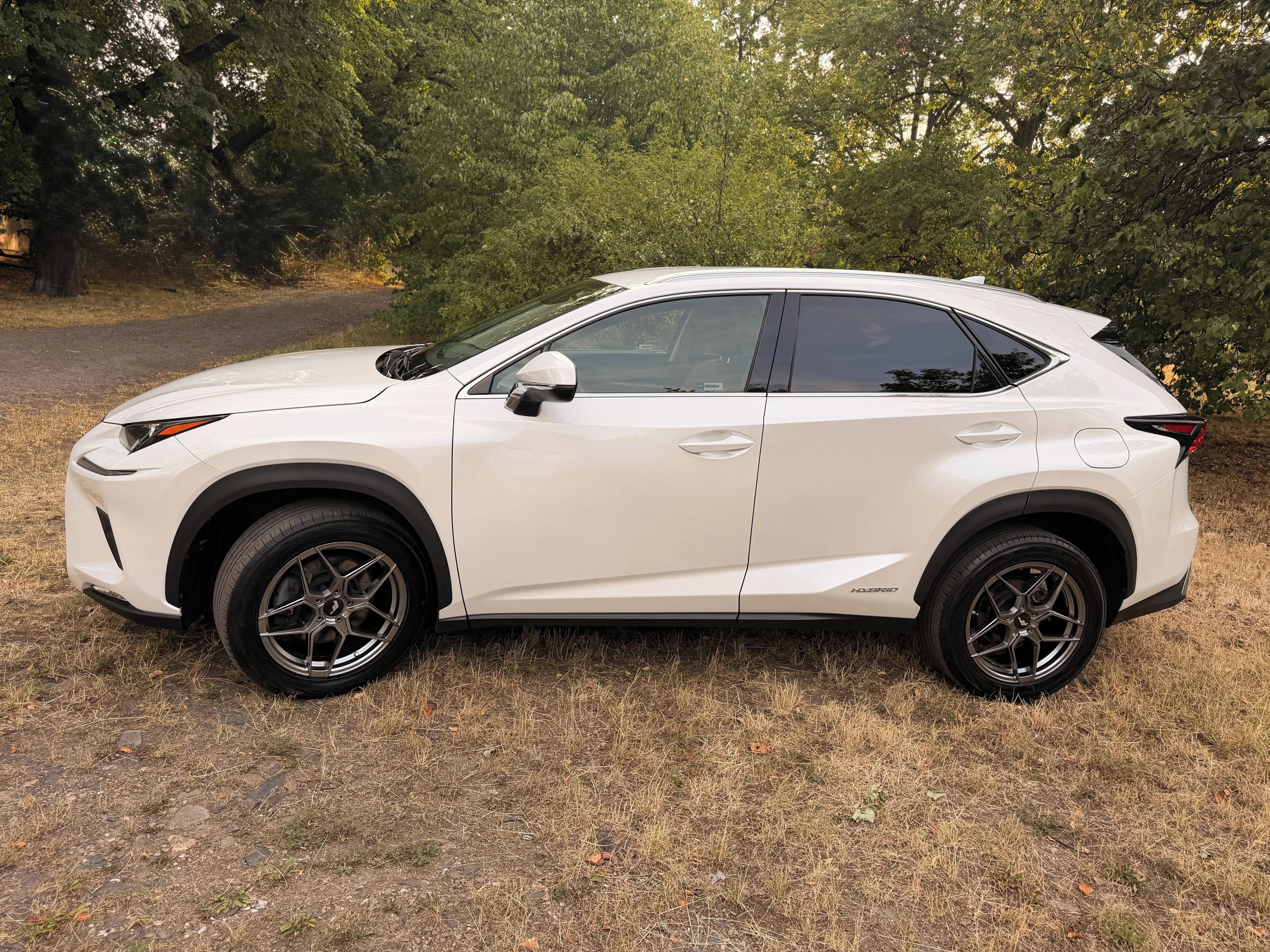 Lexus NX 300h, Prestige Safety AWD - fotka 4