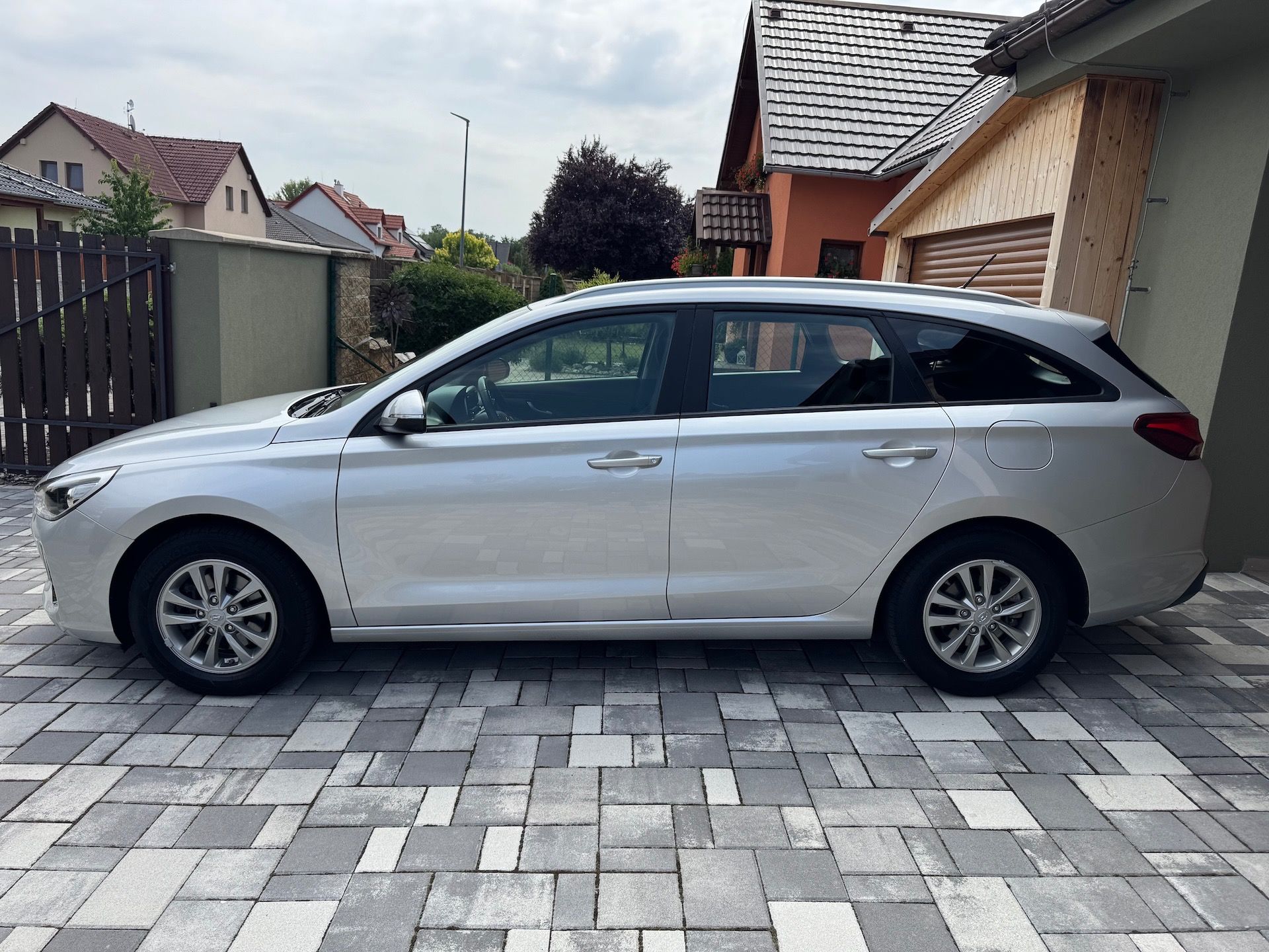 Hyundai i30, 1.4 T-GDi 103kW ČR !60.000km! - fotka 5
