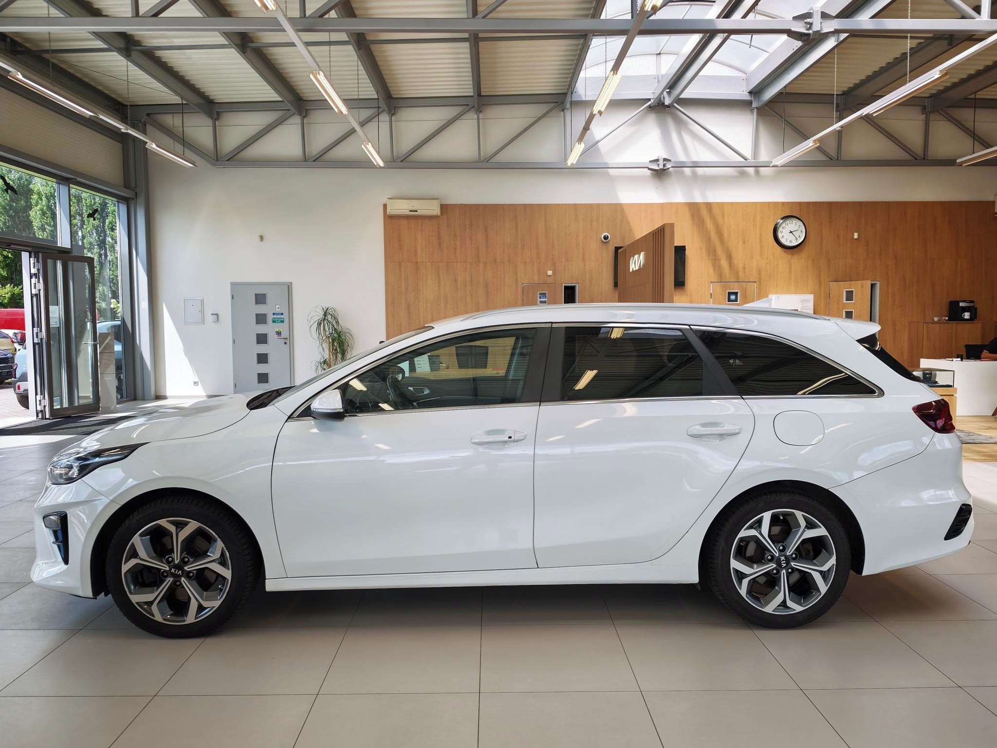 Kia Cee´d, SW 1,4 TGDi 103kW Premium - fotka 5