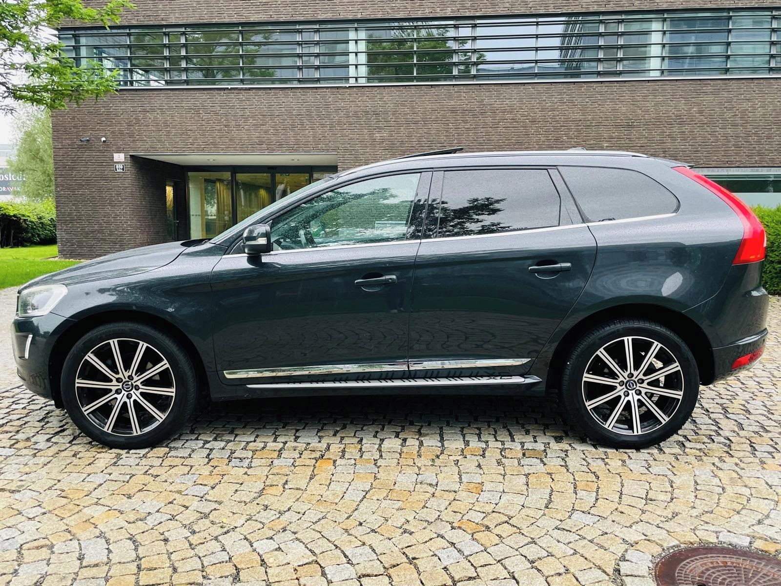 Volvo XC60, Volvo XC60 D5 AWD 169kW - fotka 6
